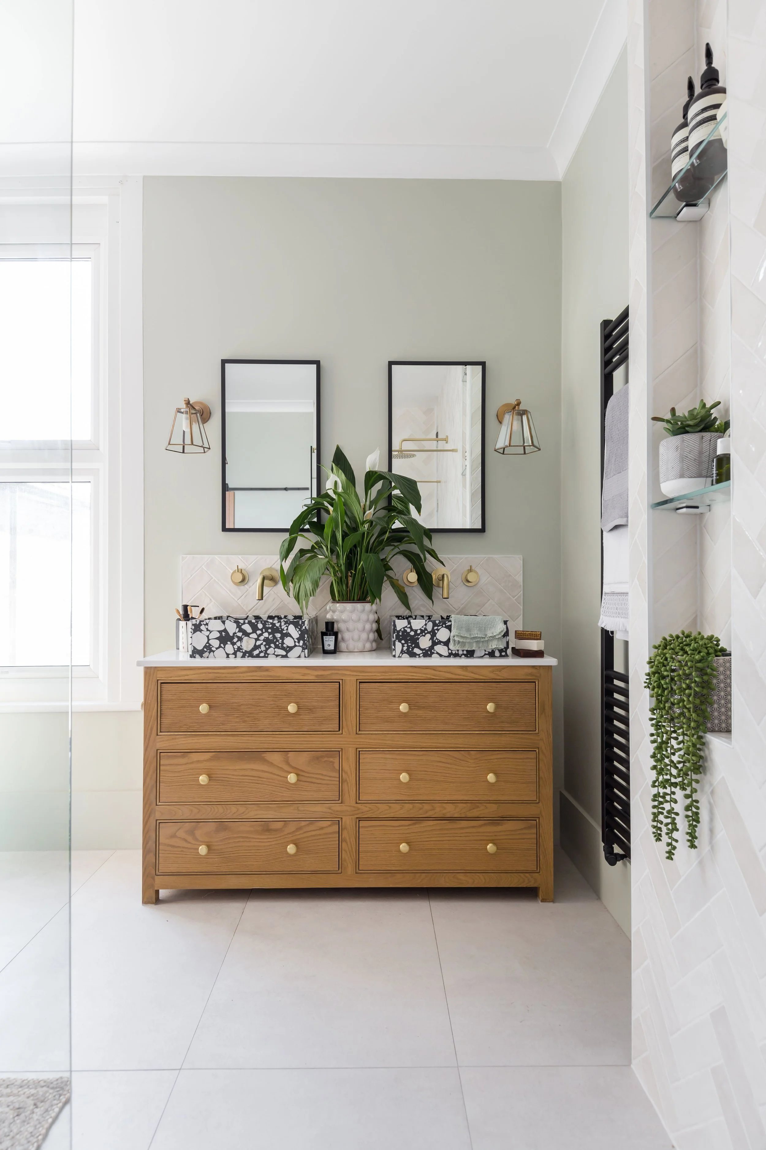 Richmond en-suite bathroom design — Simply Bathrooms Ltd