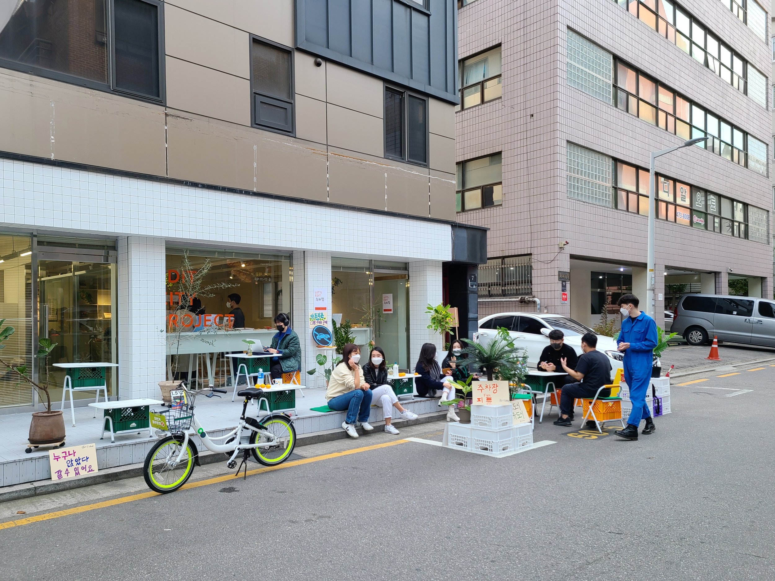 parklet pop-up office_2.jpg