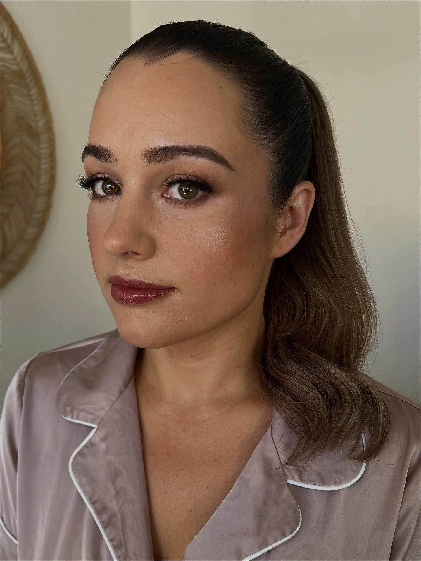 A little red carpet glam moment ✨

makeup by me @jennquinnbeauty 
hair by @valeriepaige.hair 
agency @megoharebeauty 

.
.
.
#ocmakeupartist #lamakeupartist #softglammakeup #santamonicamakeupartist