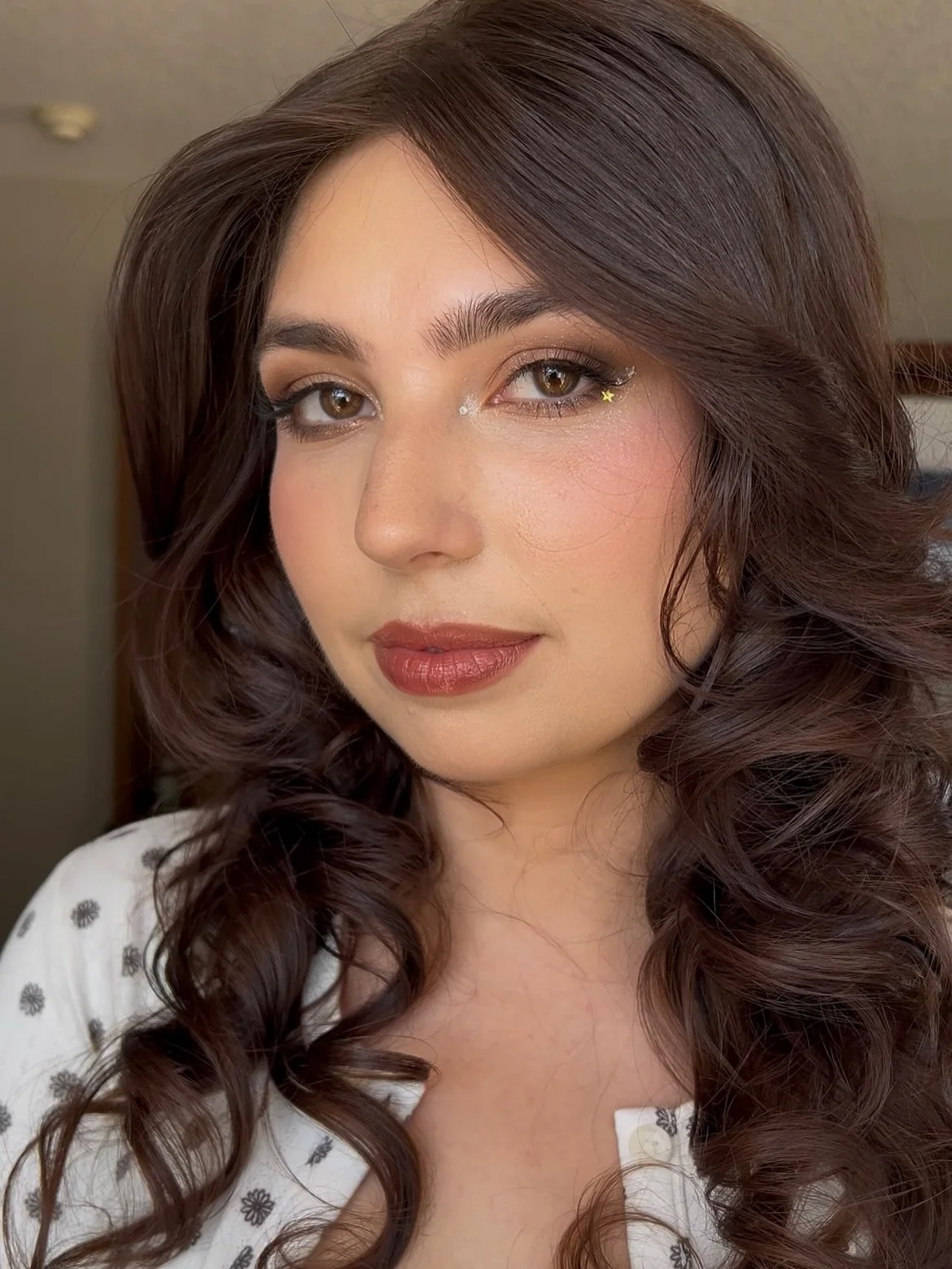 just a touch of sparkle✨ for Lily&rsquo;s wedding day
.
.
.
makeup by me @jennquinnbeauty 
hair @stephiohair
agency @megoharebeauty 
.
.
#weddingmakeupartist #bridalmakeupartist #softmakeup #orangecountymakeupartist #losangelesmakeupartist