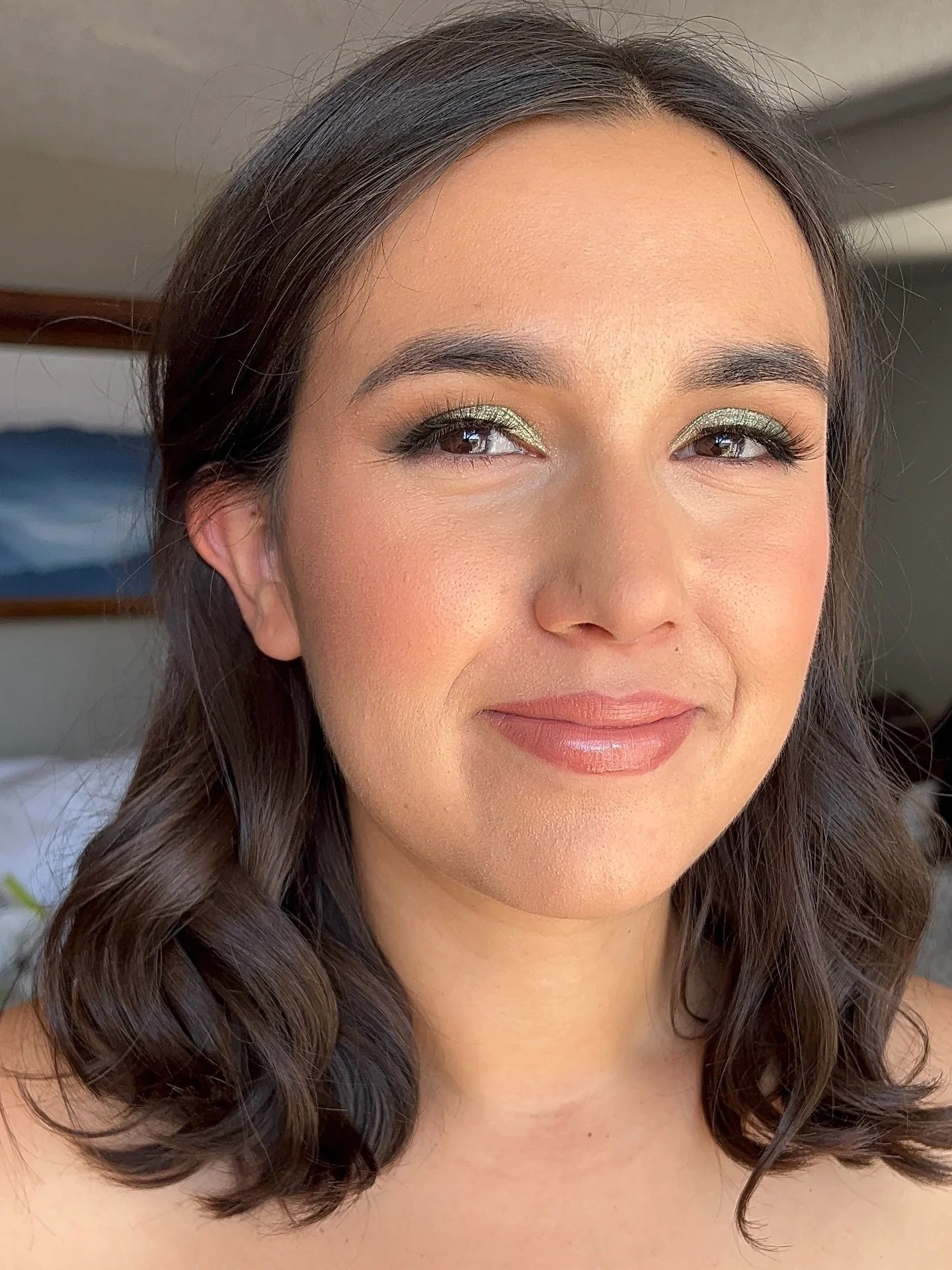 💚GREEN💚 

Usually don&rsquo;t get to play with color on wedding days, but this sister of the bride was really feeling the wedding theme and went all in ✨

Used some staples with some fun ones mixed in ✨

Eyes:
@danessamyricksbeauty lightwork palett
