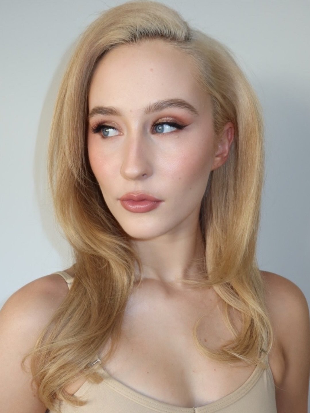 ✨a true goddess✨ @jalenrsands SLAYS every look 

part 1 of many and I can&rsquo;t wait to share more. 

model/dancer @jalenrsands 
makeup @jennquinnbeauty
hair @megohareartistry 
photo @megohareartistry 

E Y E S
@makeupbymario ethereal eyes palette
