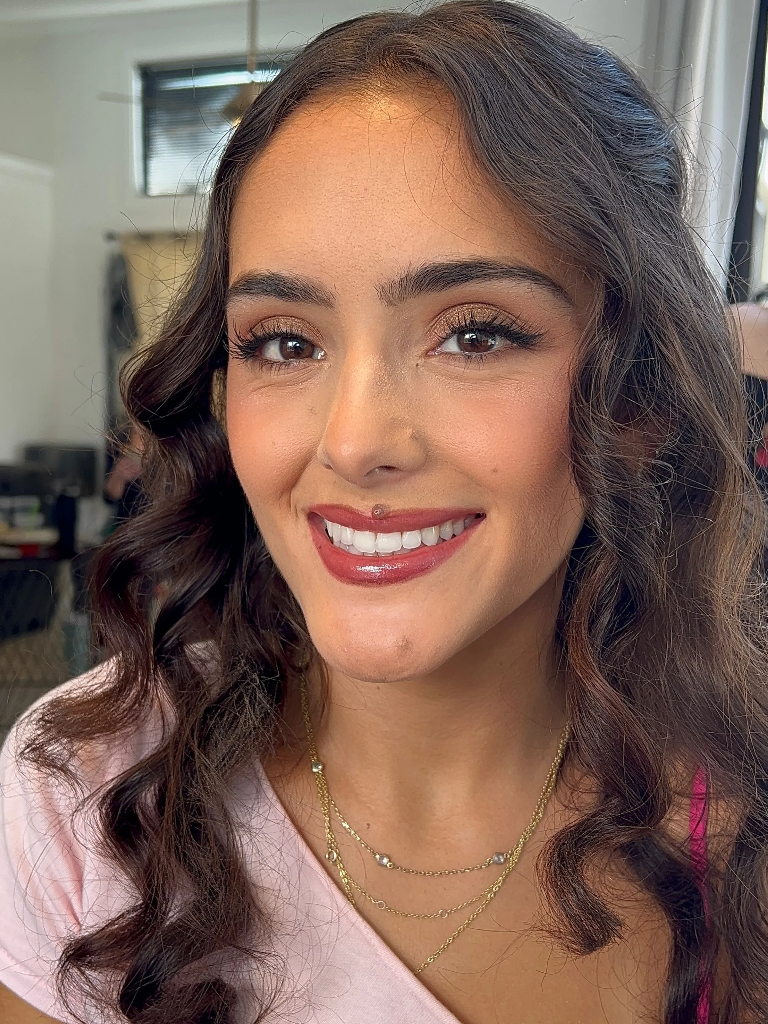 ✨bronzed eyes for my beautiful bridesmaid ✨

makeup by me @jennquinnbeauty 
agency @beautifuldaybrides 

E Y E S
@patricktabeauty major dimension I palette
@maccosmetics black black chromaline and 24 hour eye base
@kelleybakerbrows brow pencil in dar