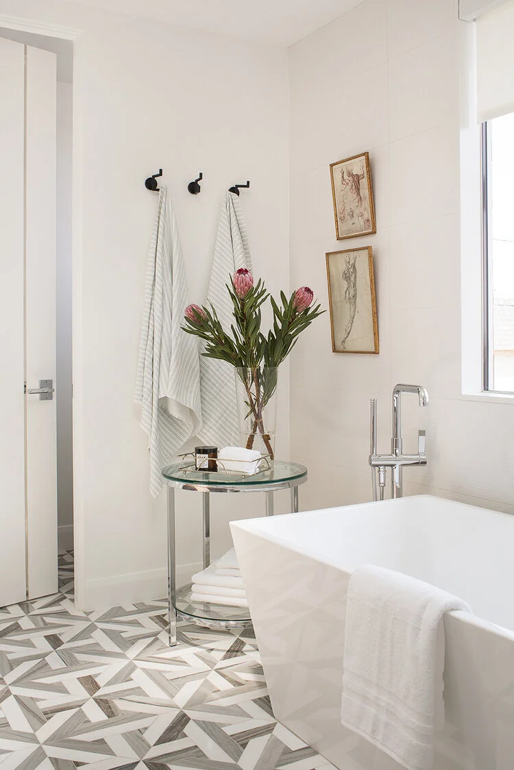 JenStewart_11thSt_MasterBathTub_WEB-2.jpg