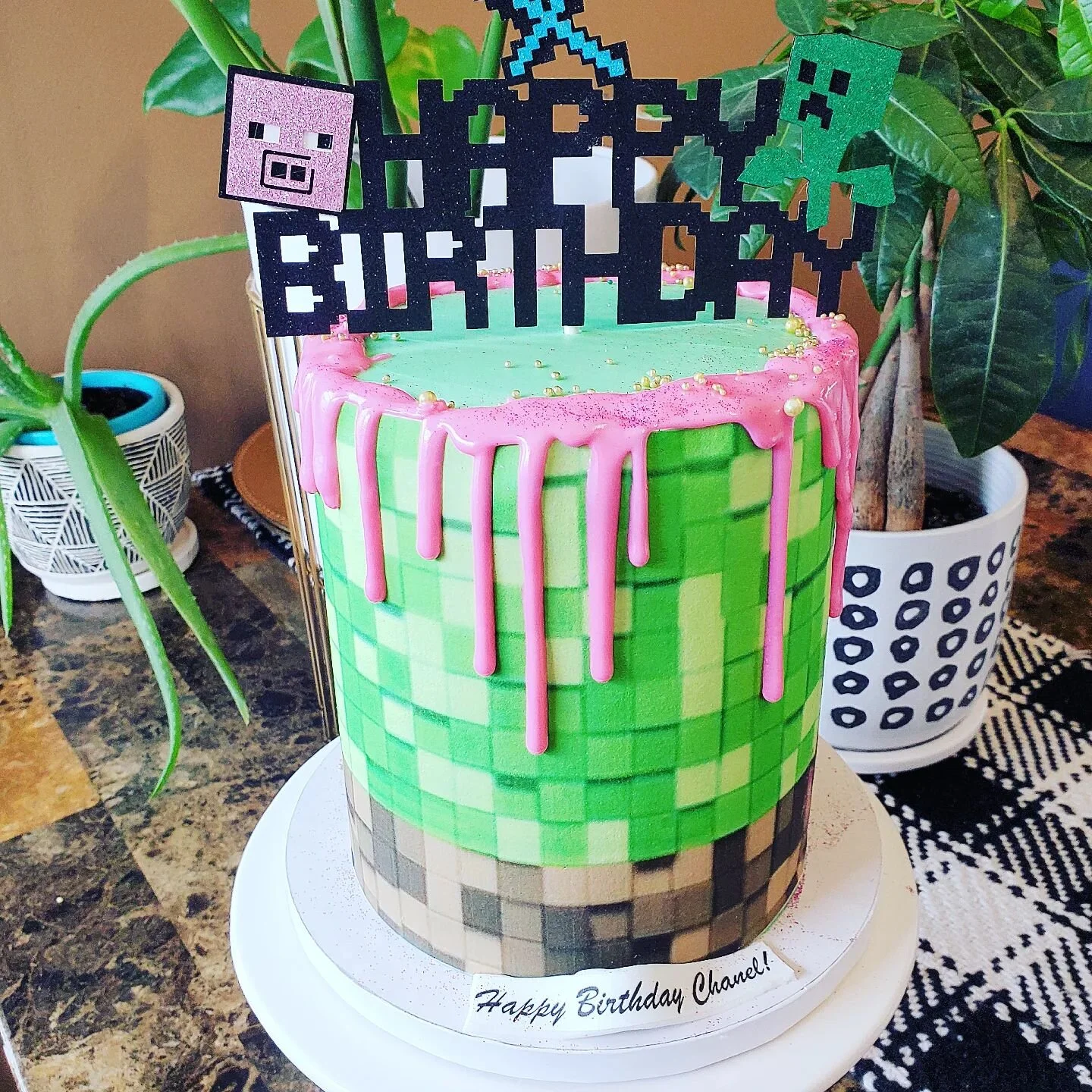 MineCraft X Art X Cake 

#CAKE #cakeart #scratchbyjyn #foodie #baker #onlinebakery #artist #edibleart #ediblecreative
#beautiful #Minecraft #vanilla #ganache #edible #gamer #chocolate #smallbusiness #dessert #photo #happybirthday
#momlife #momblog #h
