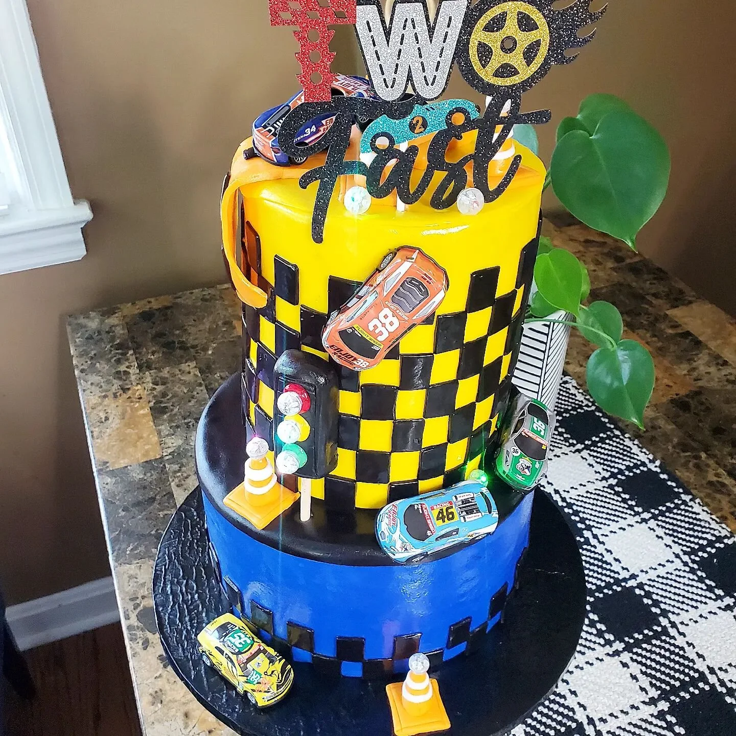 Art Work! ( but edible 😉) 

#CAKE #cakeart #scratchbyjyn #foodie #baker #onlinebakery #artist #edibleart #ediblecreative
#beautiful #two #vanilla #cars #edible #racecar #njevents #smallbusiness #dessert 
#momlife #momblog #hotchocolatebombs #brownsk