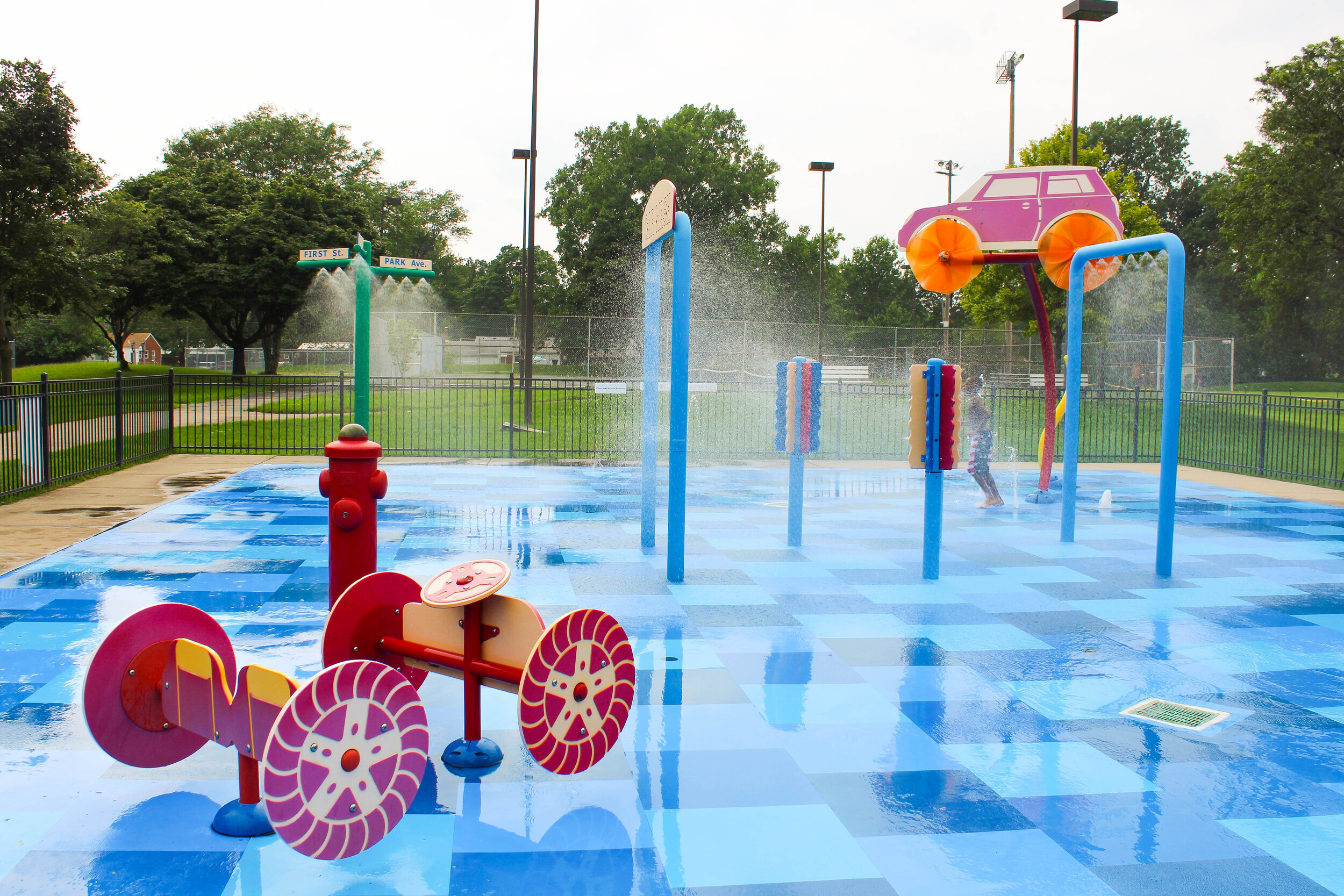 Handy Park Splash Pad — Life Floor