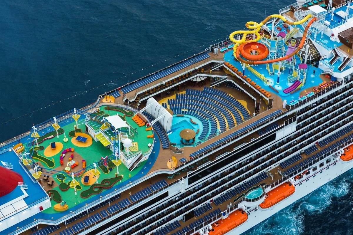Carnival Breeze