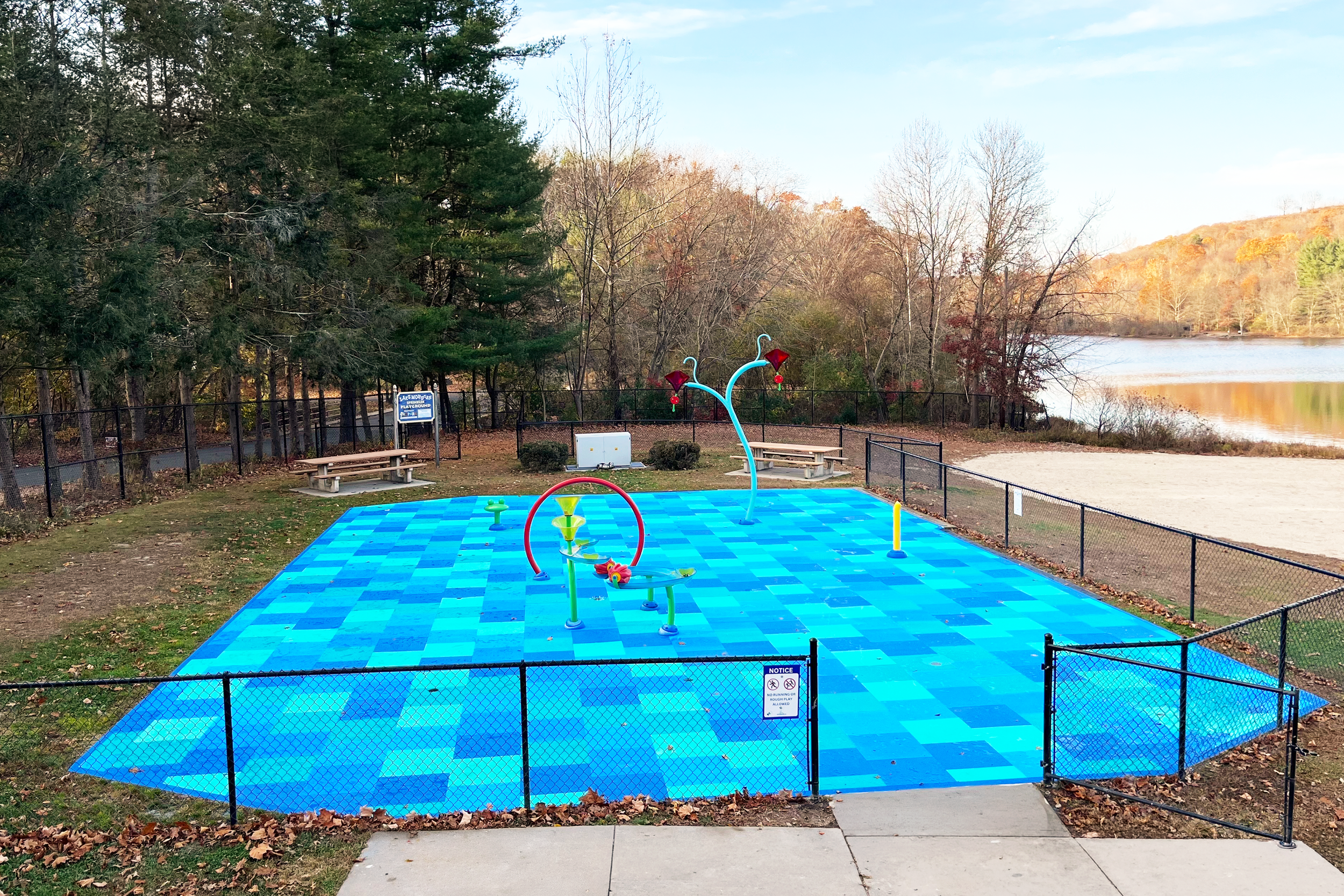 Lake Mohegan Splash Pad, Life Floor splash pad tiles, aqua tiles, blue tiles, splash pad surfacing