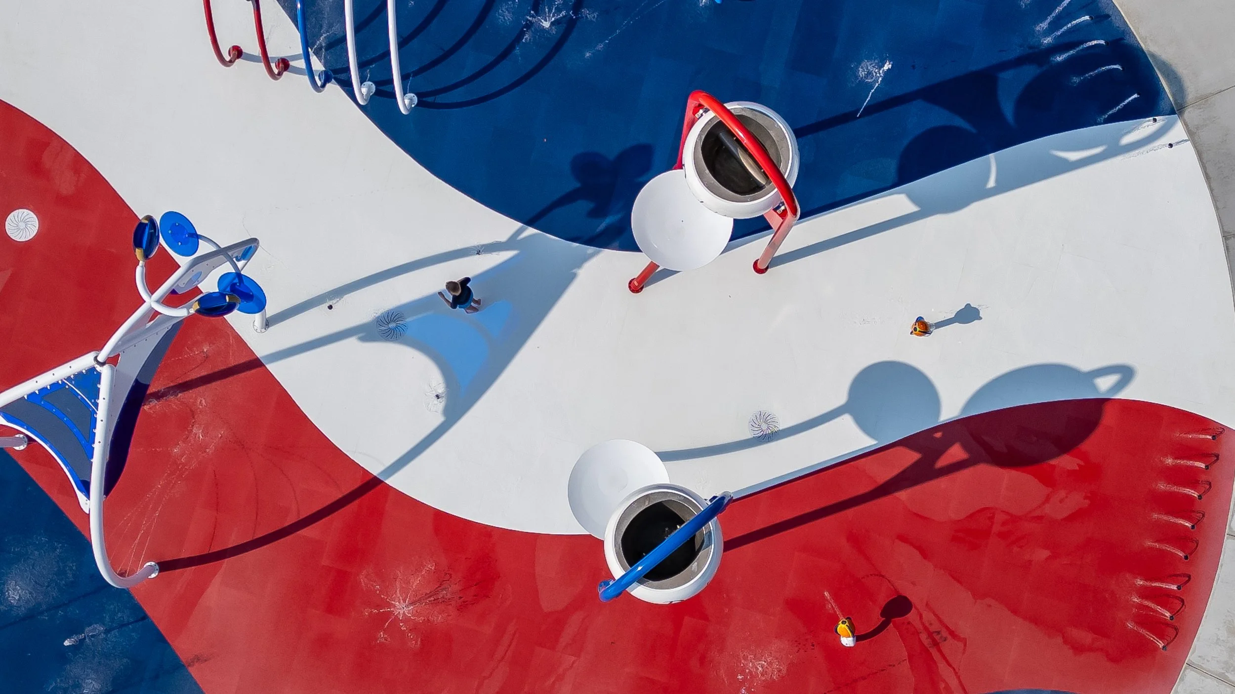 Life Floor's certified aquatic surfacing supports inclusive play for all ages at Wet Zone Waterpark in Rowlett. 