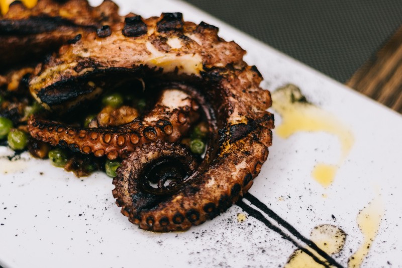 Pulpo a las brasas, Limosneros Restaurante, <Travelhund>