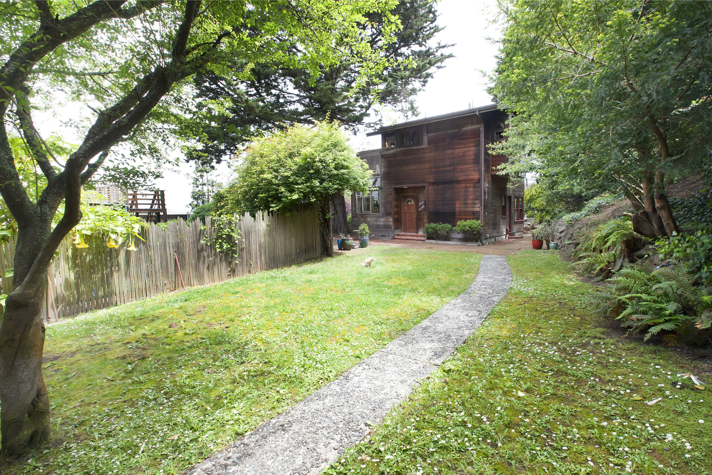 1284Stanyan Yard2.jpg