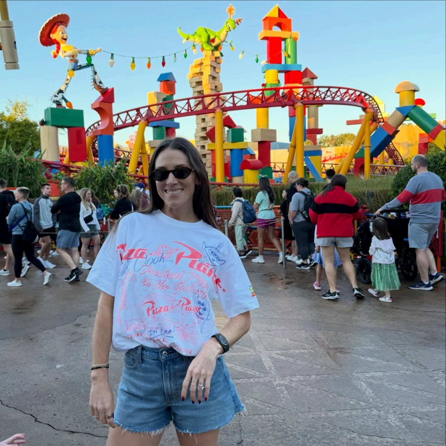 The Disney recap!!!! As a self proclaimed Disney mom, I wrote down every. single. detail. from our two Disney trips this year so that you also can enjoy my happy place with young kids. Comment DISNEY &amp; I&rsquo;ll send you the link directly 

Spec