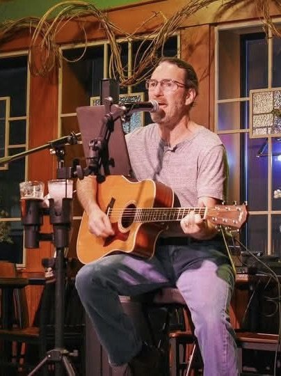 Live Music w/Rick Stark