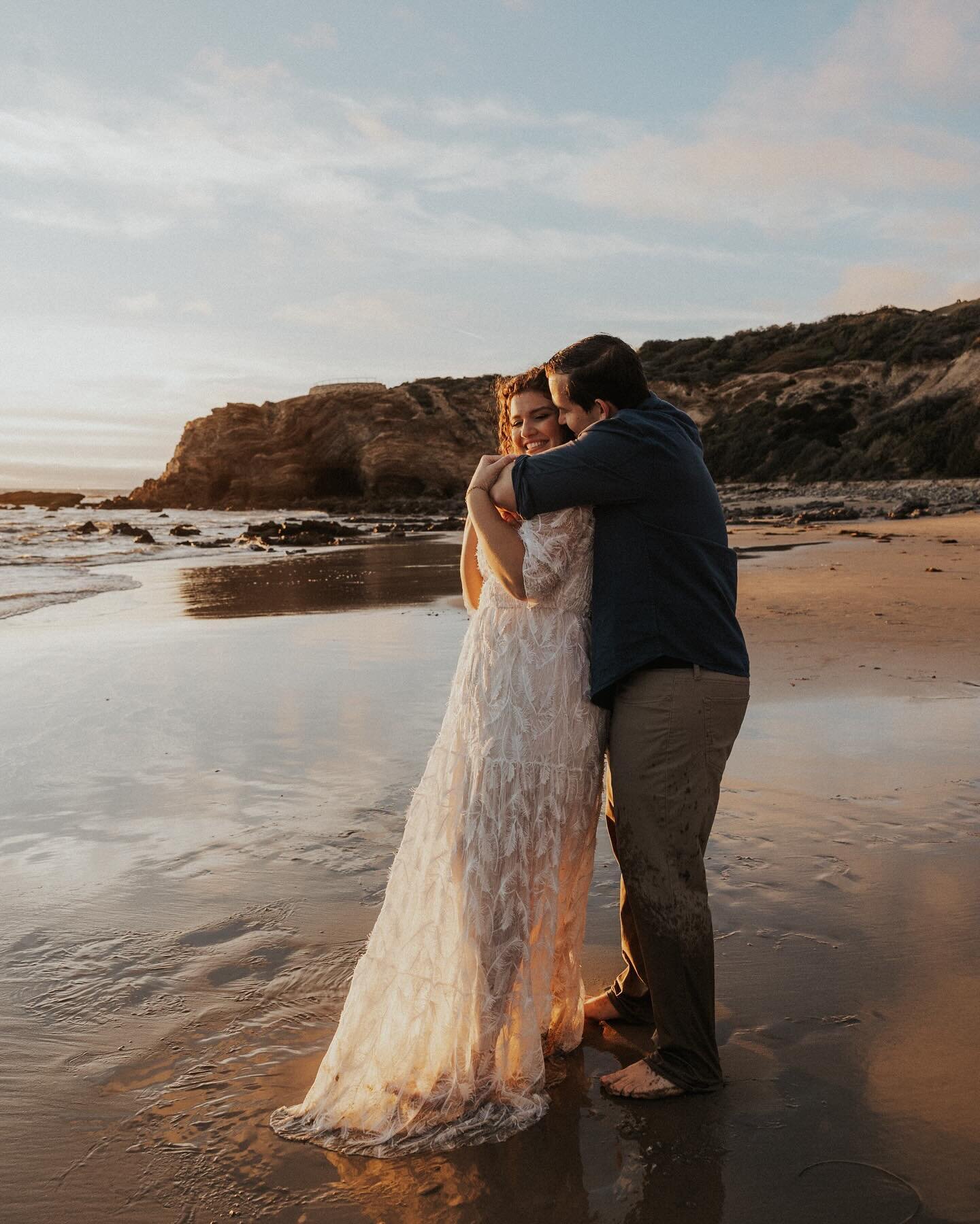 Breathing life into your photos 💫
&bull;
&bull;
&bull;
&bull;
#orangecountyweddings 
#orangecountyweddingphotographer
#beachwedding#temecula #temeculaweddingphotographer #winerywedding #sanclementephotographer #californiaphotographer #engagementphot