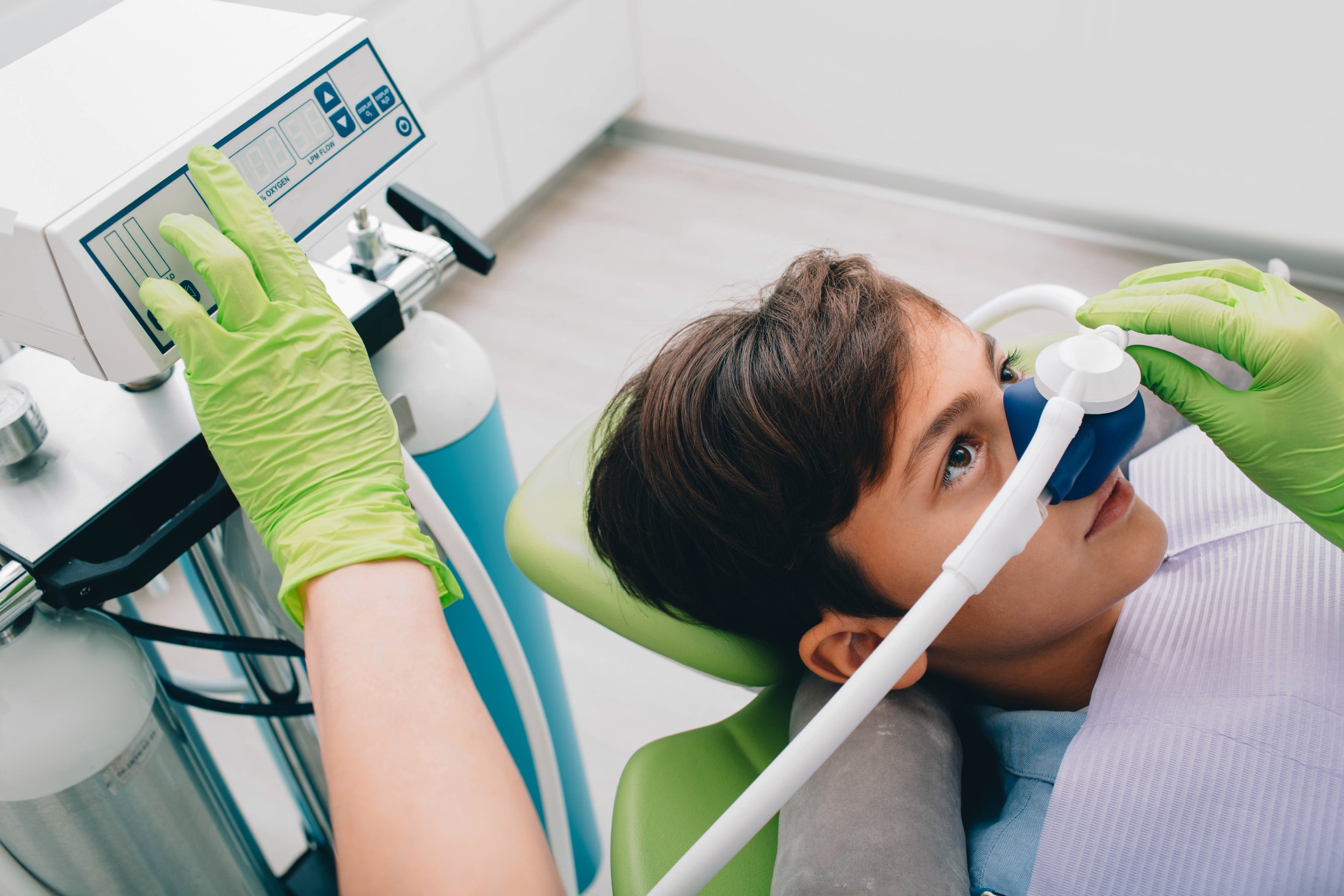 How does nitrous oxide work at the dentist?