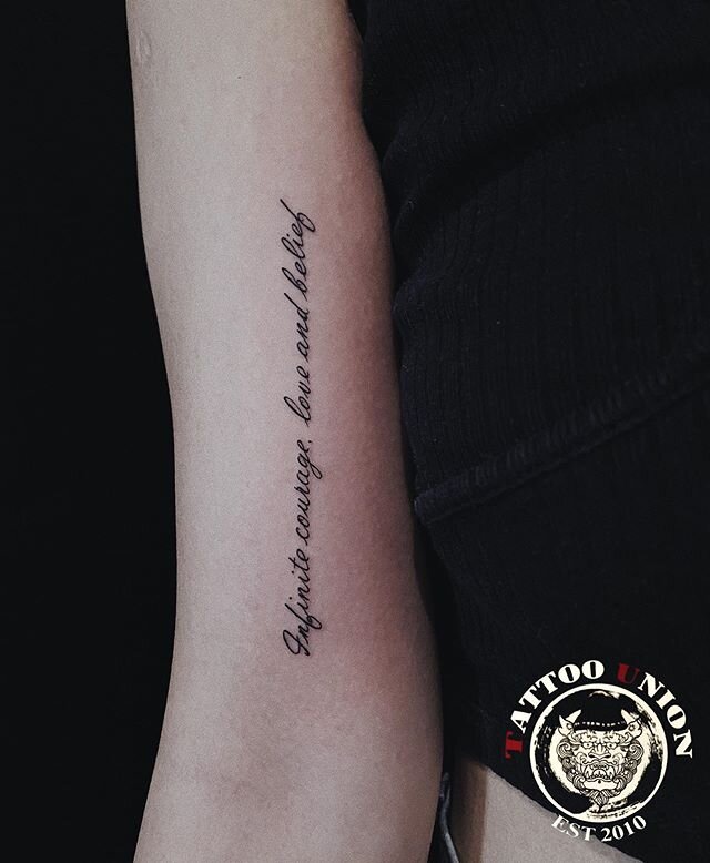 #tattoo #lettering #chicagotattooartist #thinlinetattoo #smalltattoos #chicagotattooartist @hori.akira_