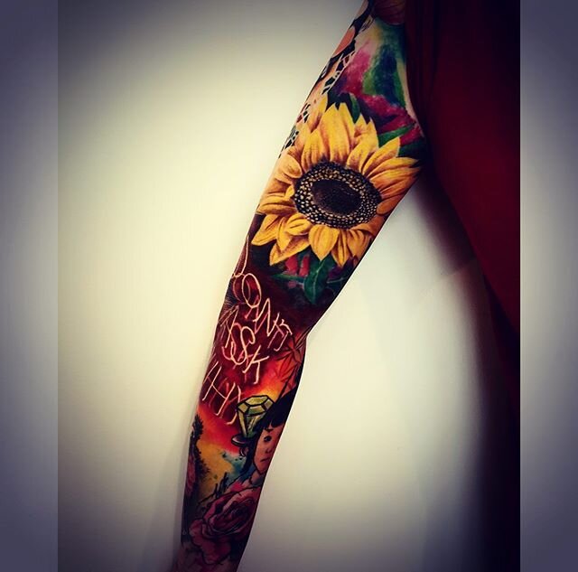 #sunflower #sleevetattoo #colorsleeve #love #chicagotattooartist #lovelife @horifong