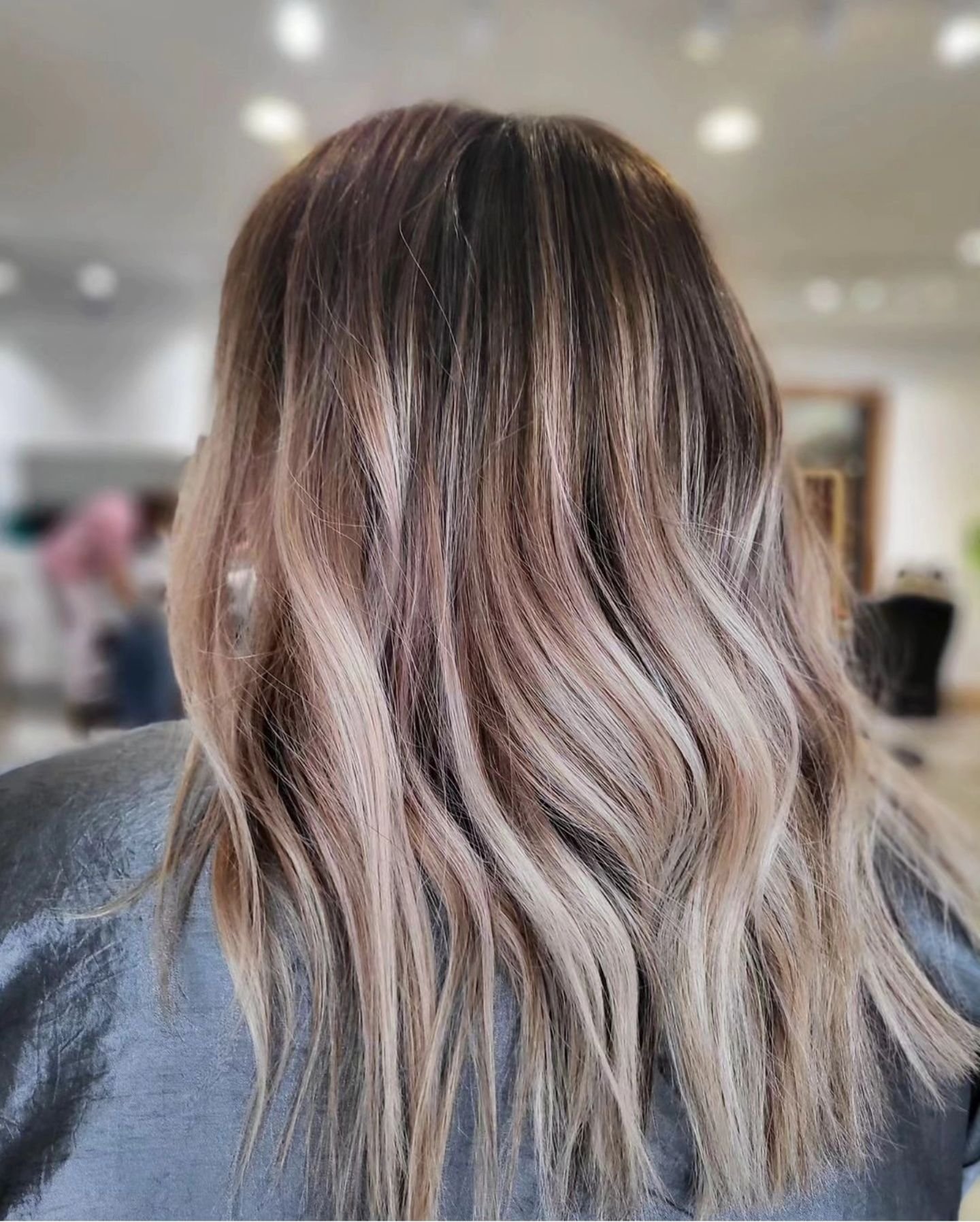 Katie @katie_loahair 
&bull;
#loahair #bergencountyhairsalon #bergencountyhair #bergencountysalon #njsalon #njhairsalon #njhairstylist #njhair #balayage #foilayage #hairpainting #bergencountymoms #bergenmama #bergenmoms #bergencounty #bergencountynj

