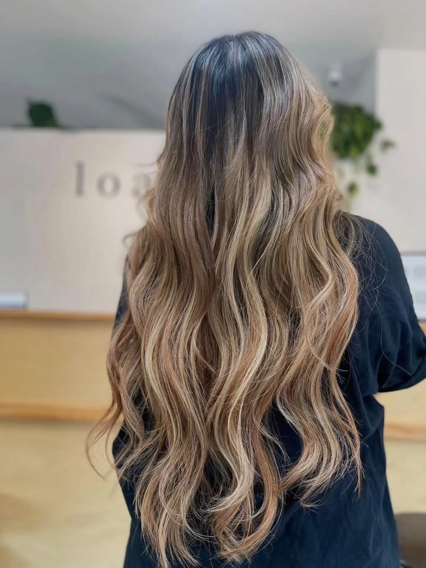 Keyla @keykreationss 
&bull;
#loahair #bergencountyhairsalon #bergencountyhair #bergencountysalon #njsalon #njhairsalon #njhairstylist #njhair #balayage #foilayage #hairpainting #bergencountymoms #bergenmama #bergenmoms #bergencounty #bergencountynj
