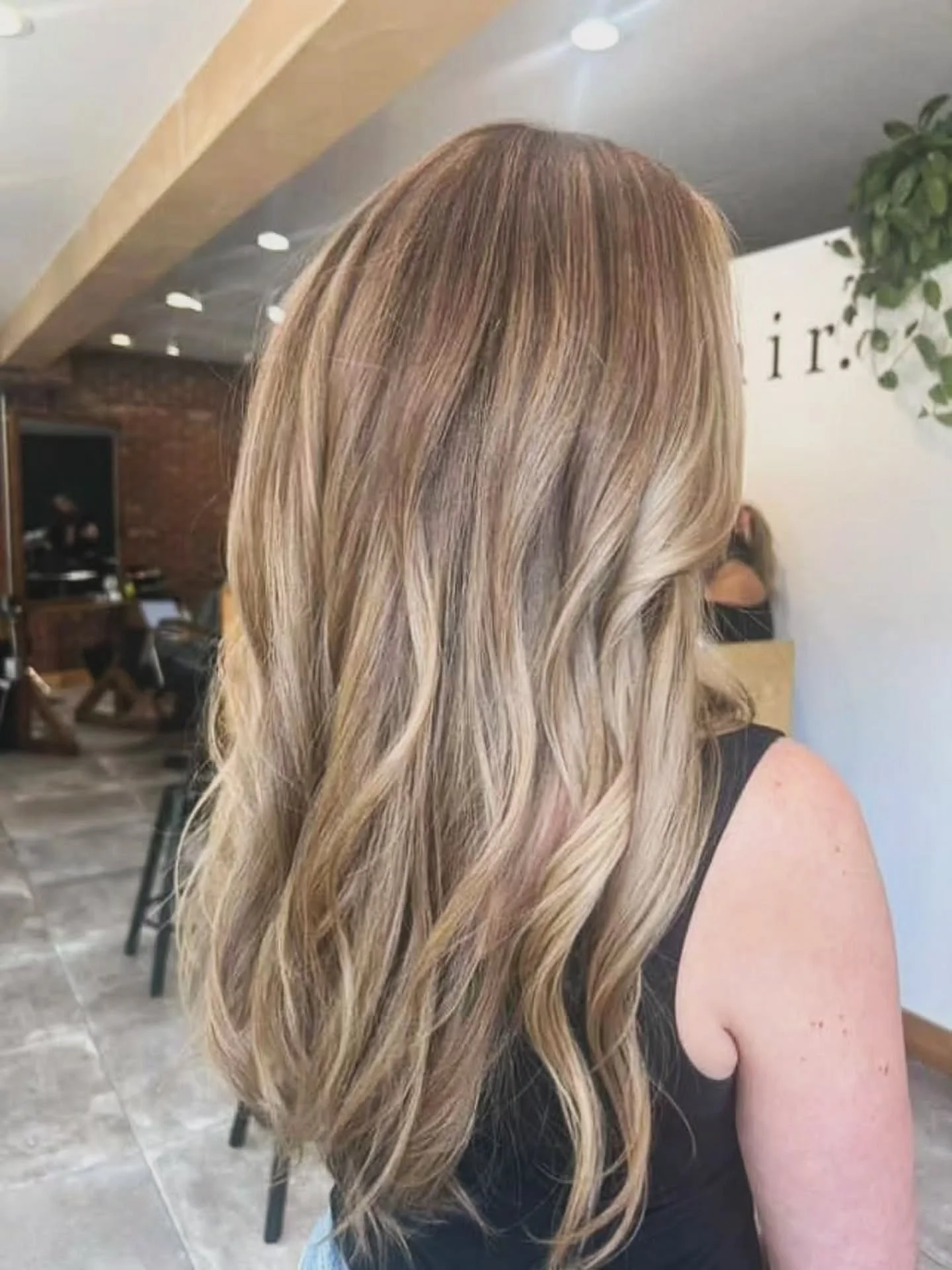Katie @katie_loahair 
&bull;
#loahair #bergencountyhairsalon #bergencountyhair #bergencountysalon #njsalon #njhairsalon #njhairstylist #njhair #balayage #foilayage #hairpainting #bergencountymoms #bergenmama #bergenmoms #bergencounty #bergencountynj
