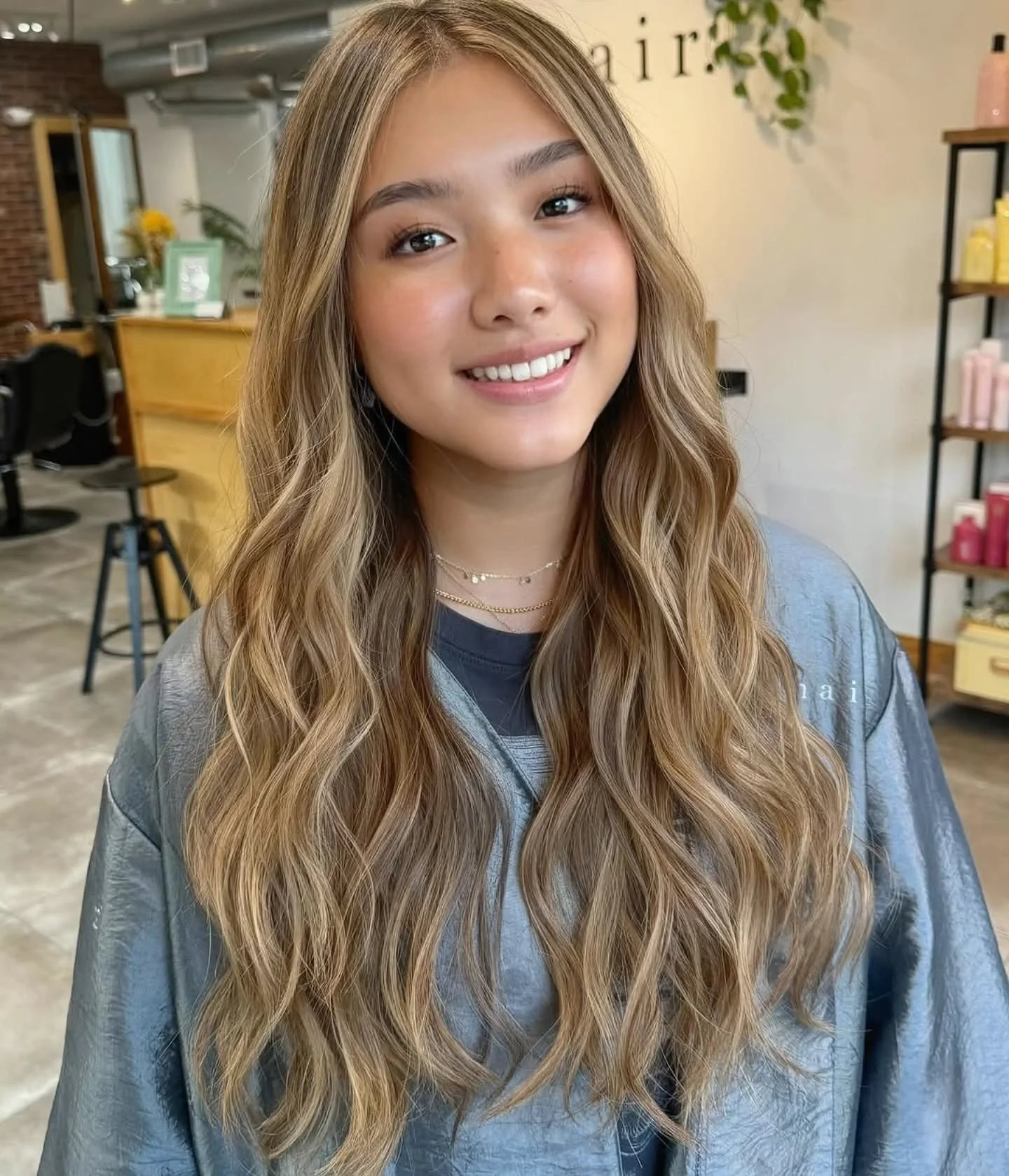 Channyl @cocochannylstyle 
&bull;
#loahair #bergencountyhairsalon #bergencountyhair #bergencountysalon #njsalon #njhairsalon #njhairstylist #njhair #balayage #foilayage #hairpainting #bergencountymoms #bergenmama #bergenmoms #bergencounty #bergencoun