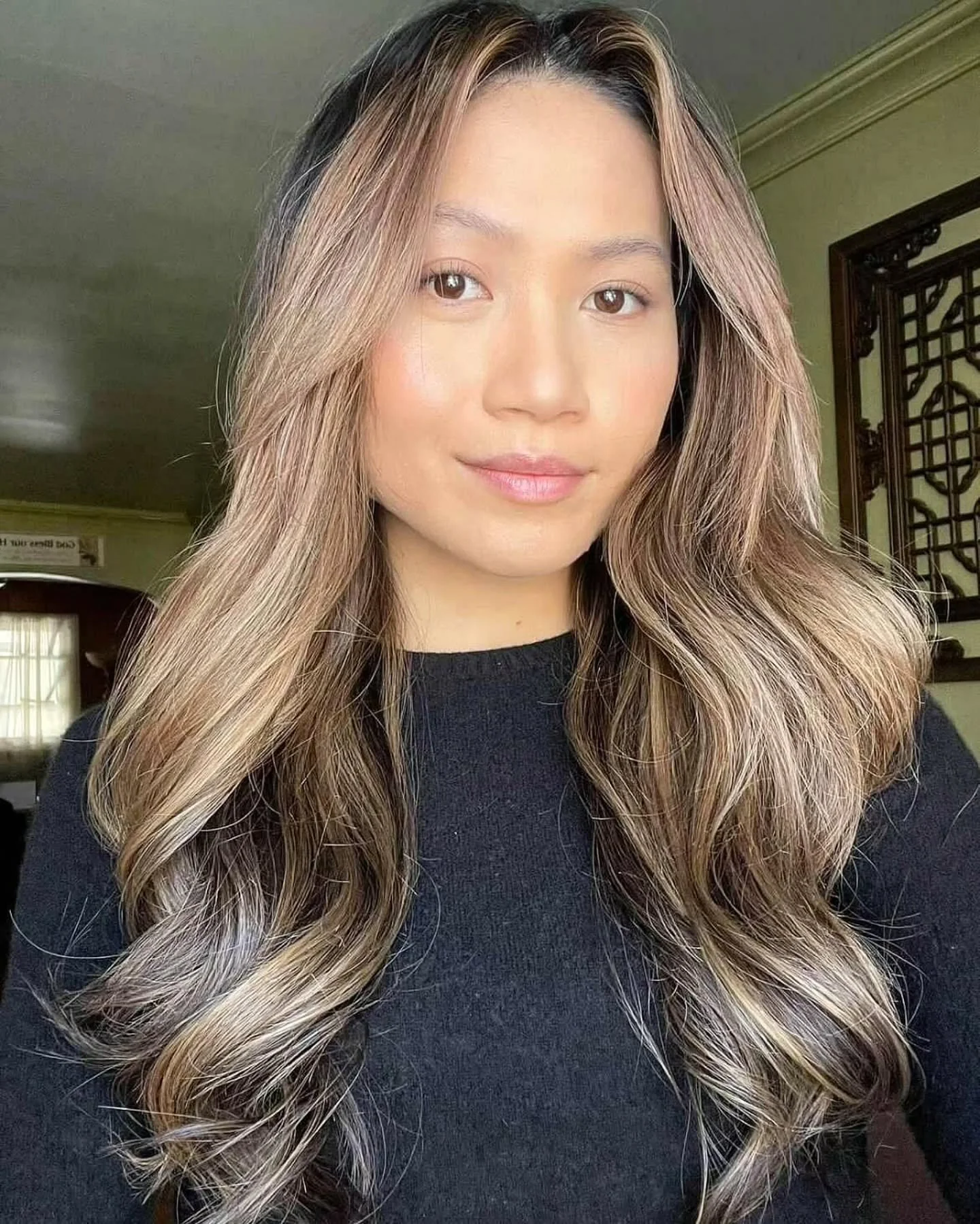 Early autumn light, fresh air, and hair that feels ready for the new season 🍂
.
.
Stylist: @katie_loahair 
.
.
.
.
.
.
#loahair #bergencountyhairsalon #bergencountyhair #bergencountysalon #njsalon #njhairsalon #njhairstylist #njhair #balayage #foila