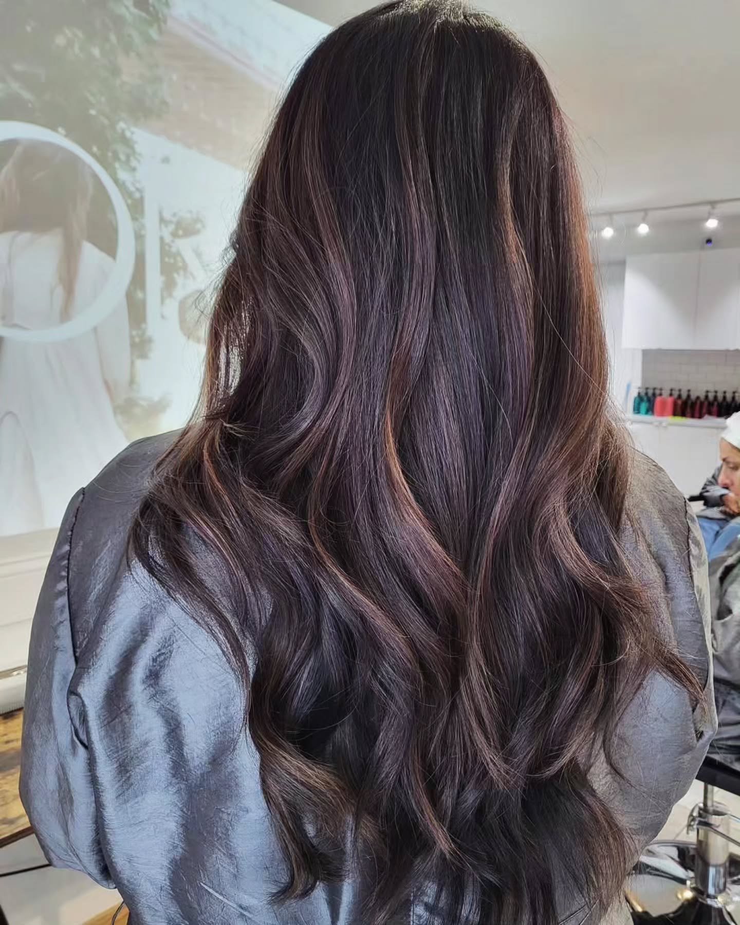 Chocolate brown🤎🍫
.
.
.
.
.
.
#loahair #bergencountyhairsalon #bergencountyhair #bergencountysalon #njsalon #njhairsalon #njhairstylist #njhair #balayage #foilayage #hairpainting #bergencountymoms #bergenmama #bergenmoms #bergencounty #bergencounty