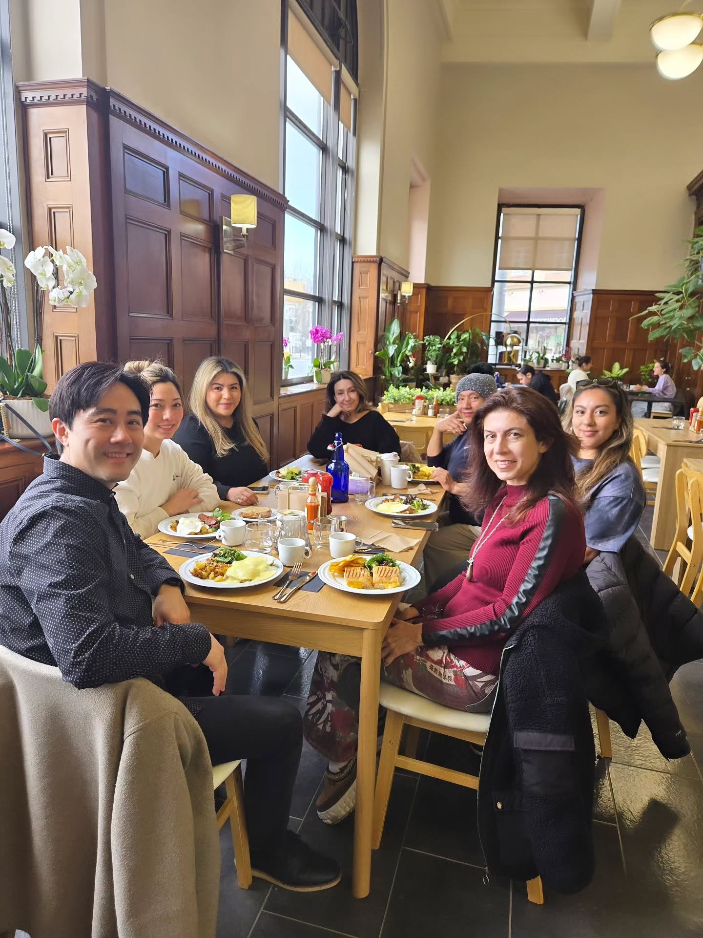 Morning meeting, but make it brunch☕️🤎
.
.
.
.
.
#bergencountyhairsalon #bergencountyhair
#bergencountysalorn #njsalon #nhairstylist