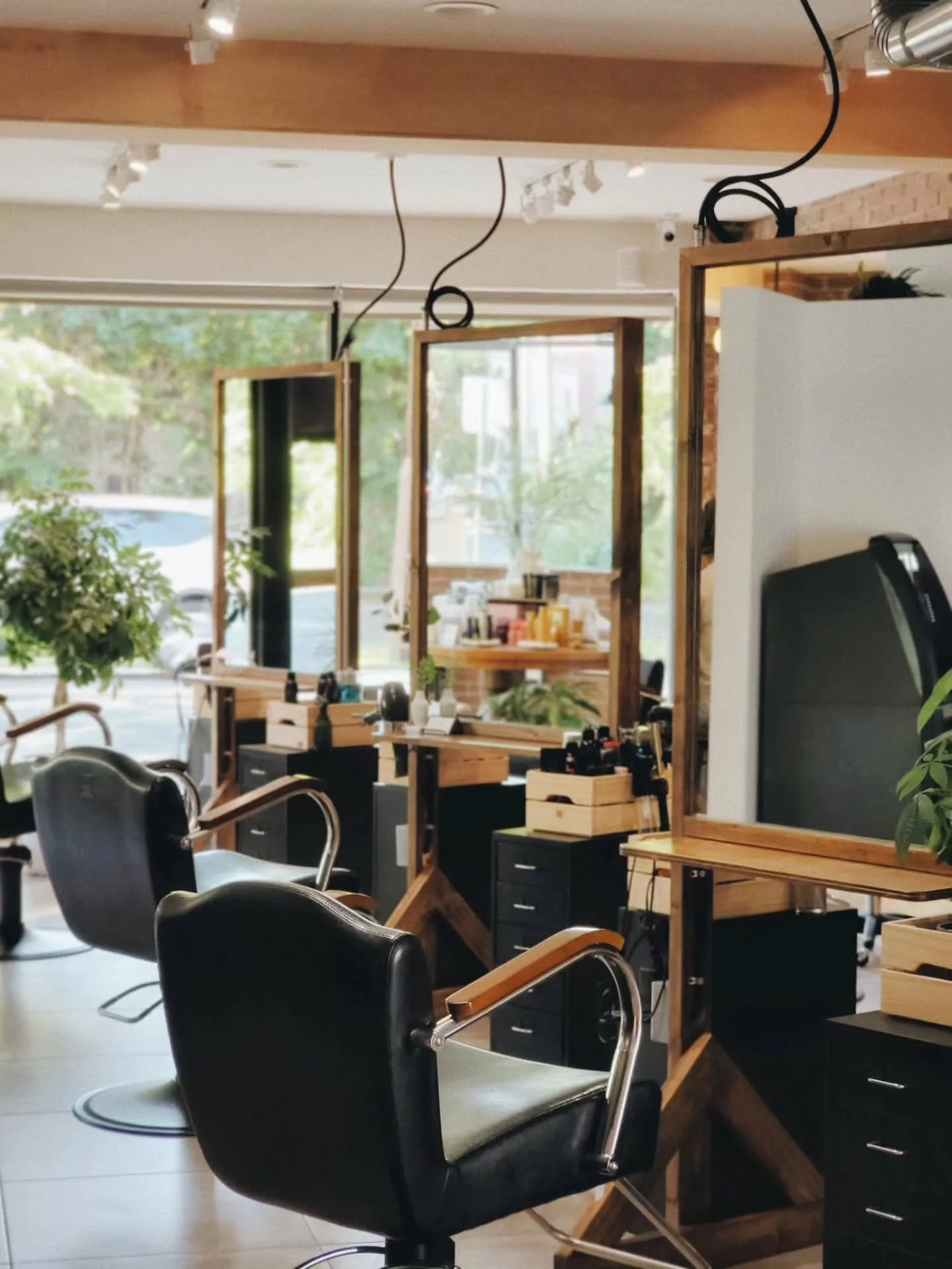 Designed for your hair moments💆&zwj;♀️✨️
.
.
.
.
.
#bergencountyhairsalon #bergencountyhair
#bergencountysalorn #njsalon #nhairstylist