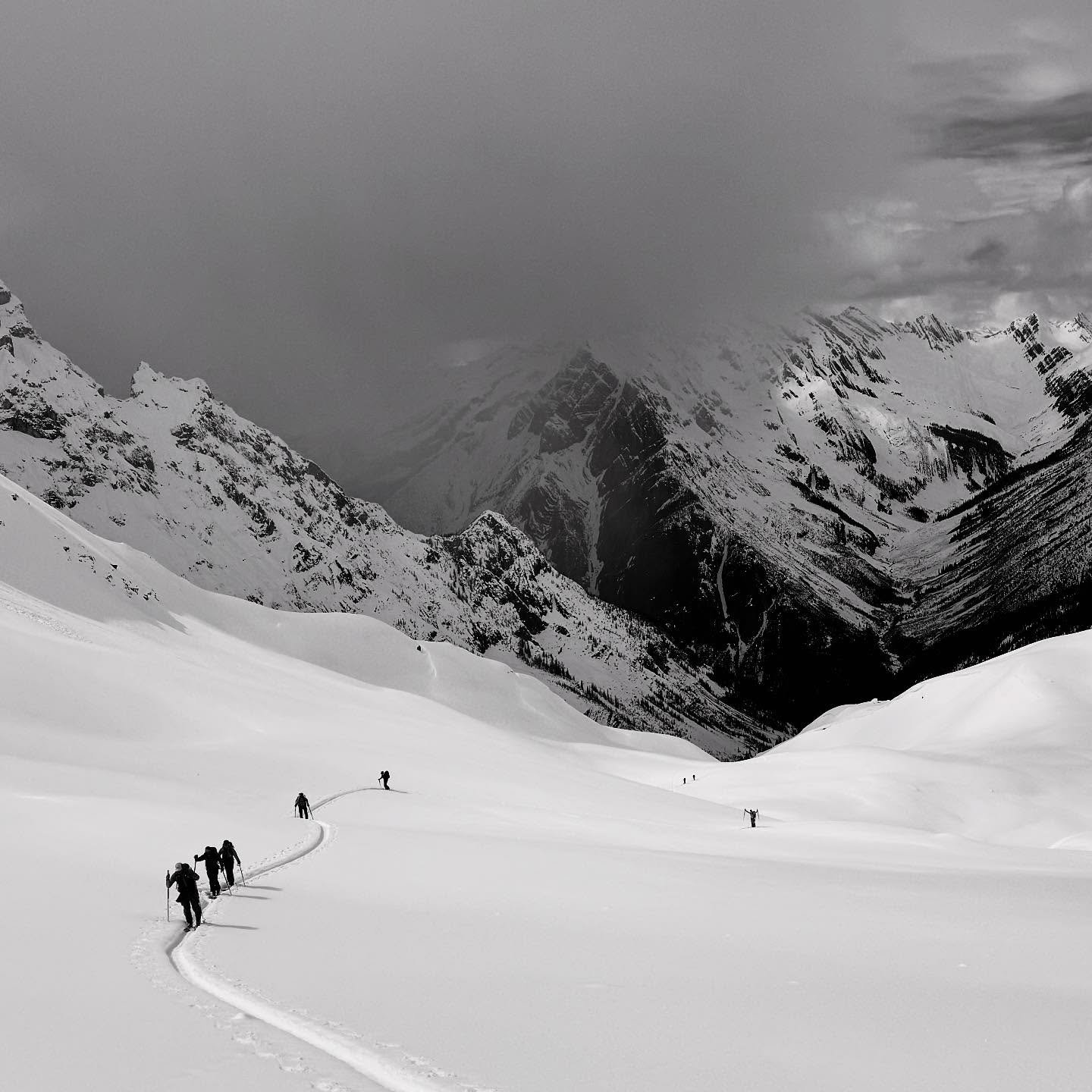 Day 4 of the Icefall Traverse began with a sporty descent down Lyell Creek, involving plenty of ski shenanigans to keep ourselves (mostly) out of the creek. Once we reached the gates of the Portal, it was a long grind up to Portal Pass below the mass