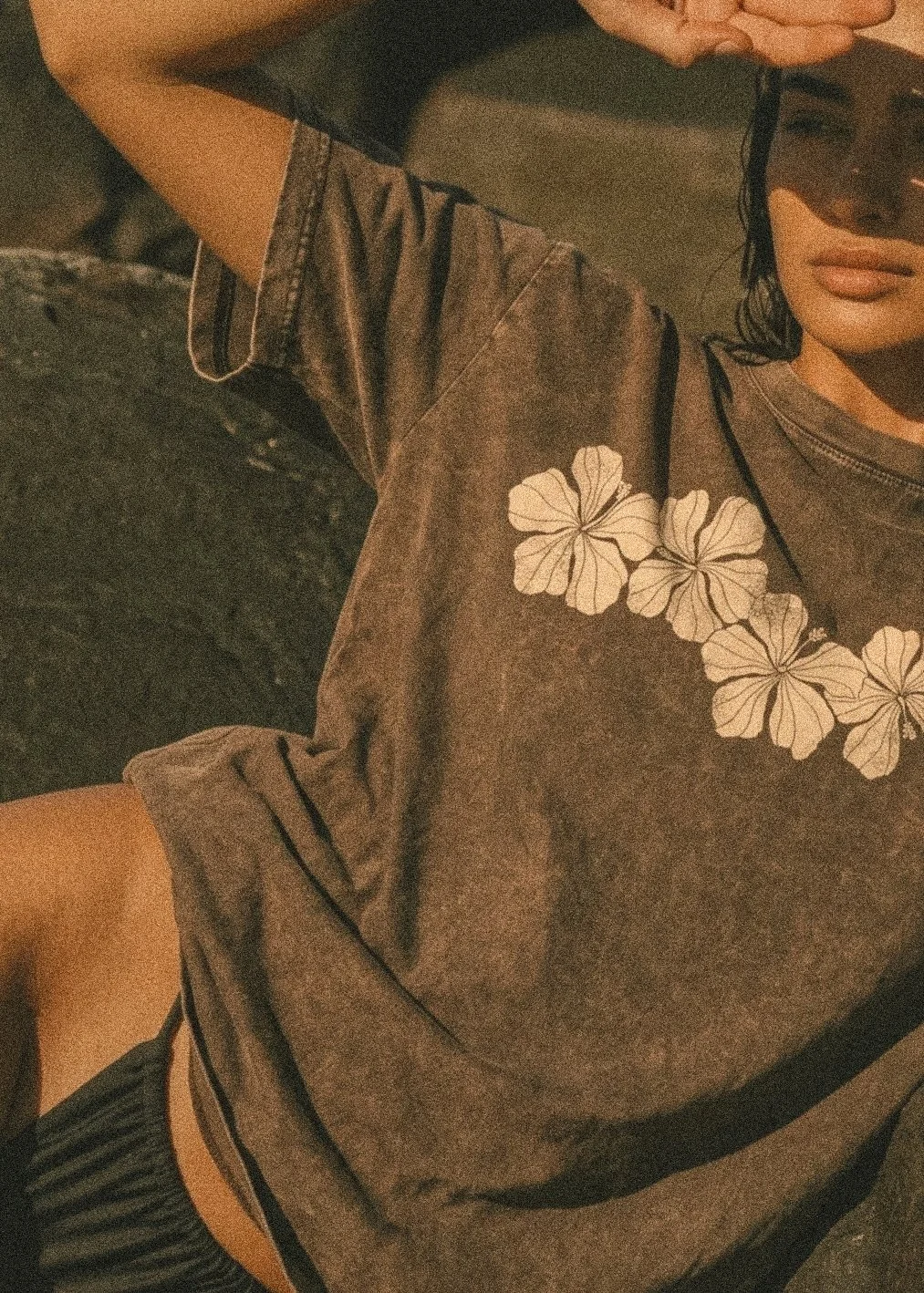 Vintage Hibiscus Tee