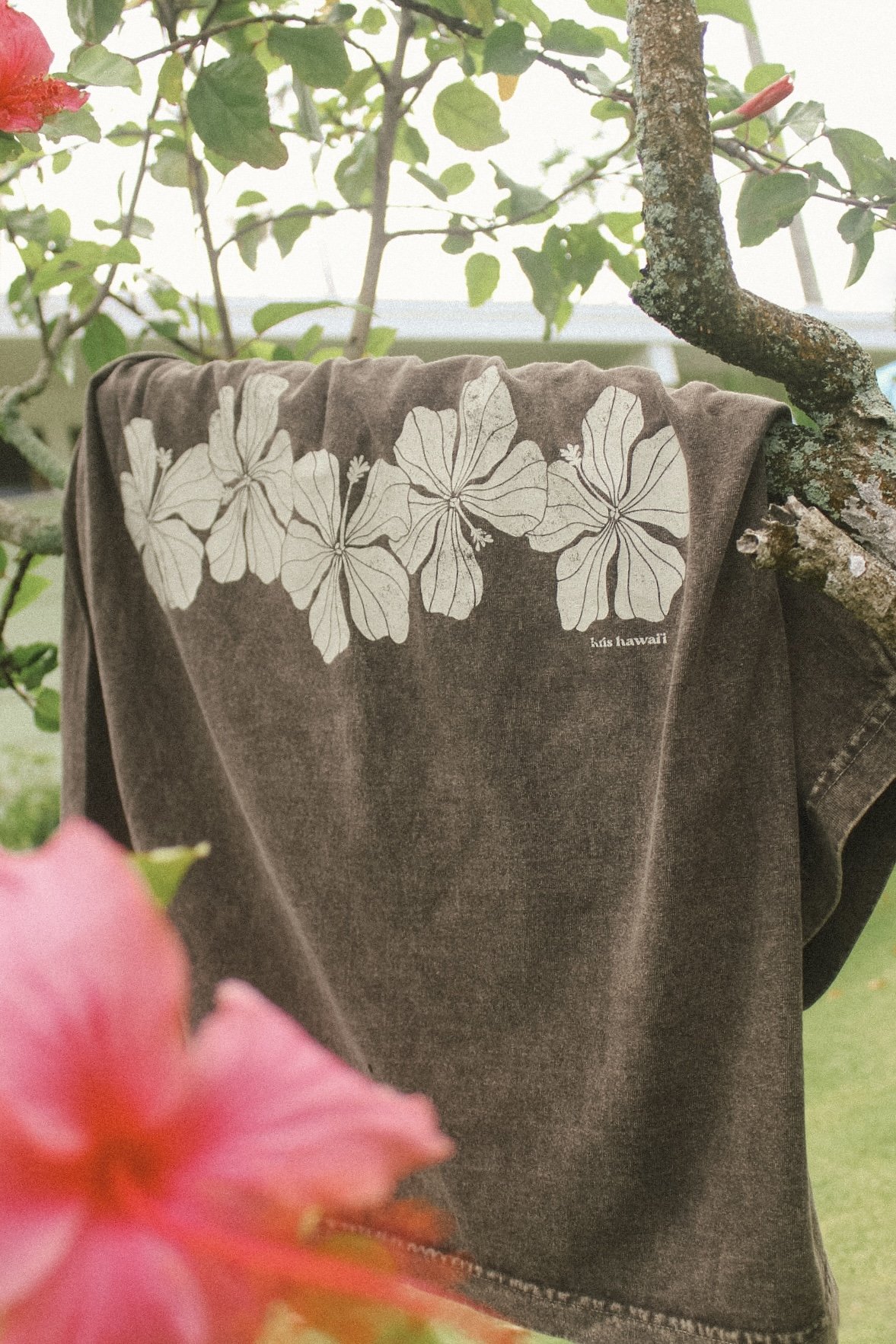 Vintage Hibiscus Tee