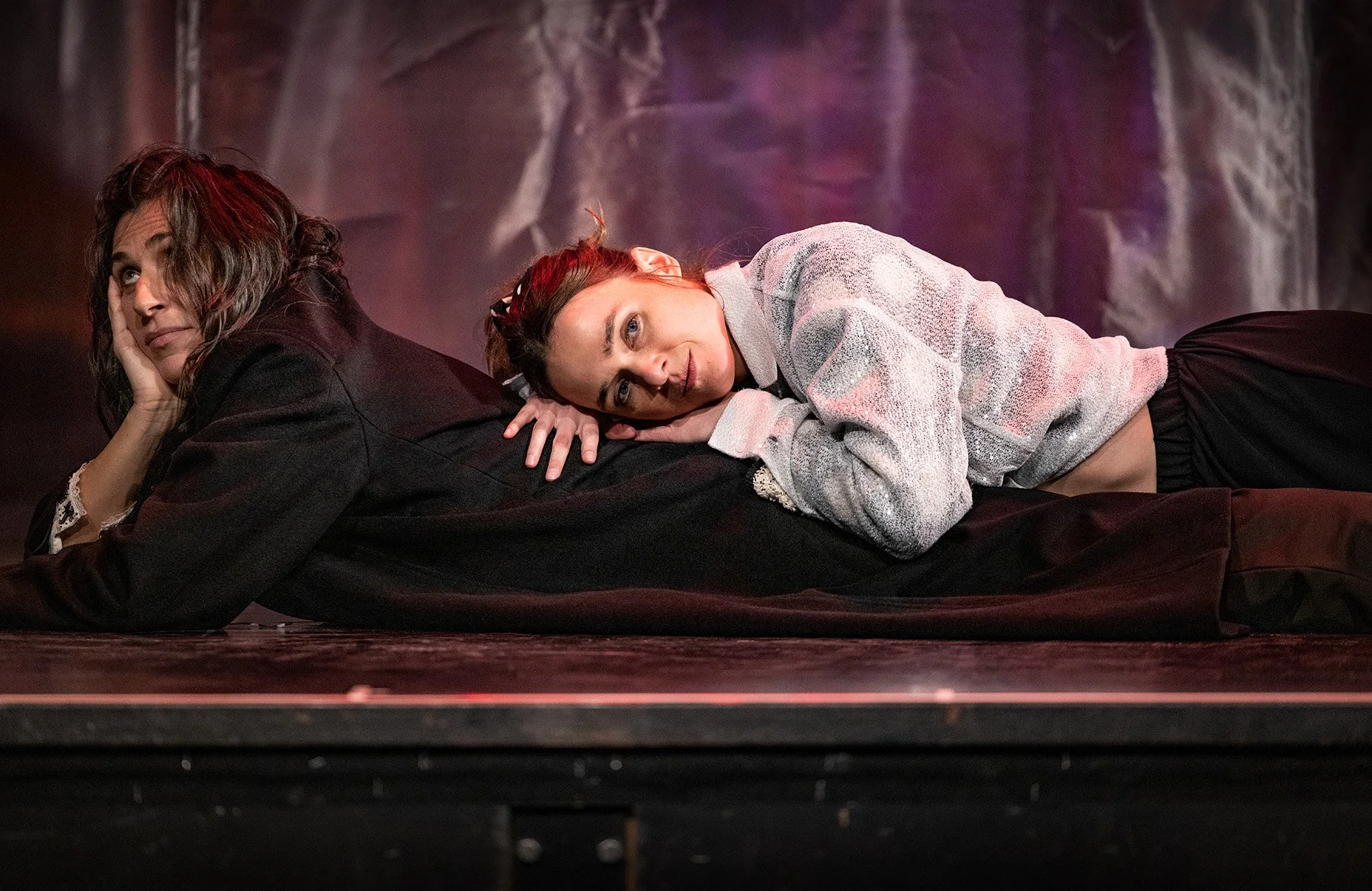 Eleonora_Talamini_choreographie_Die_Freundschaft_Foto_Tine_Acke_02.jpg