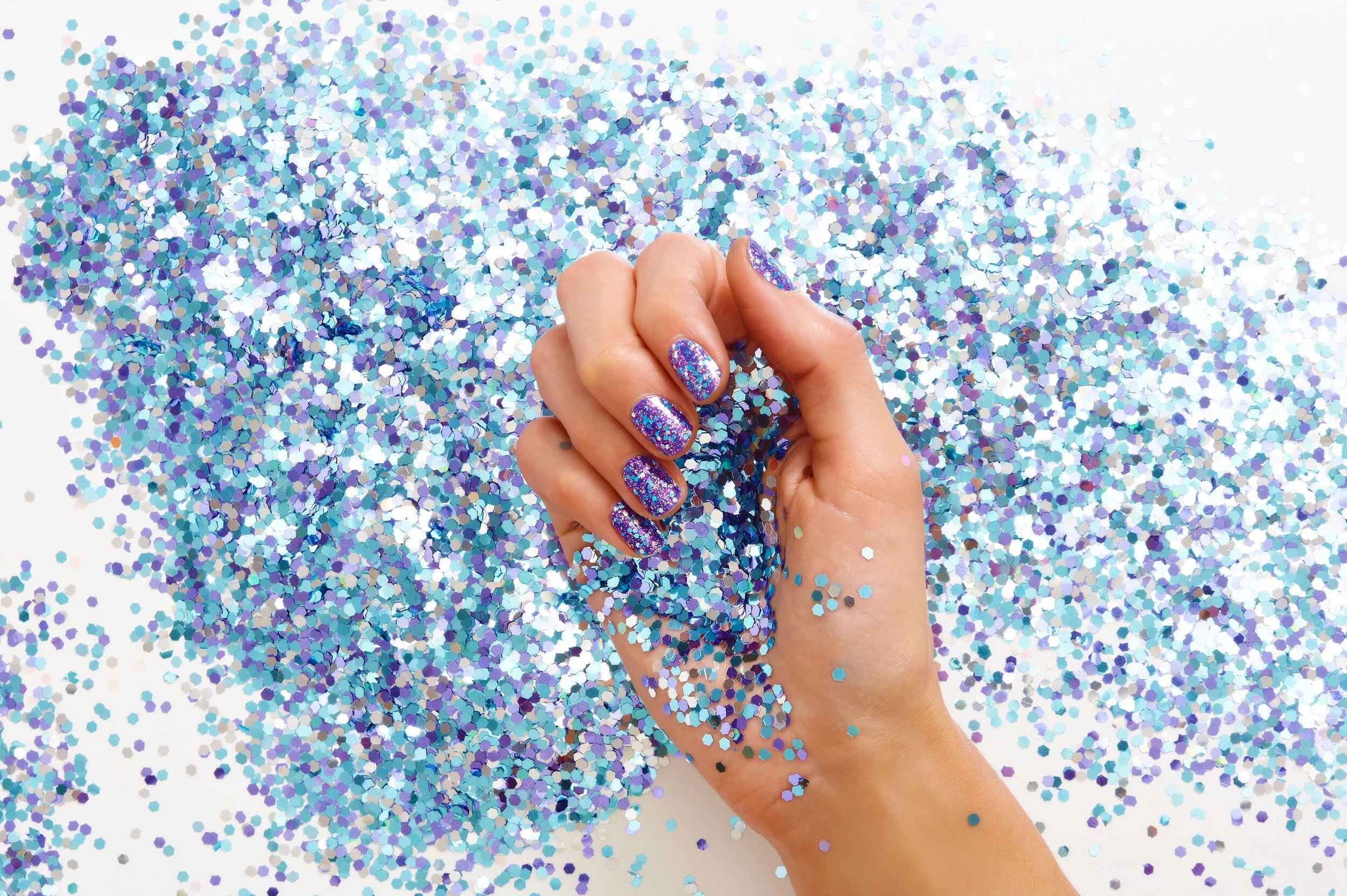 How To Do Your Nails While Traveling || Color Street Nails Review