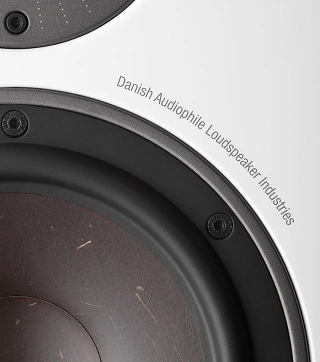 oberon-woofer-brand-name.jpg