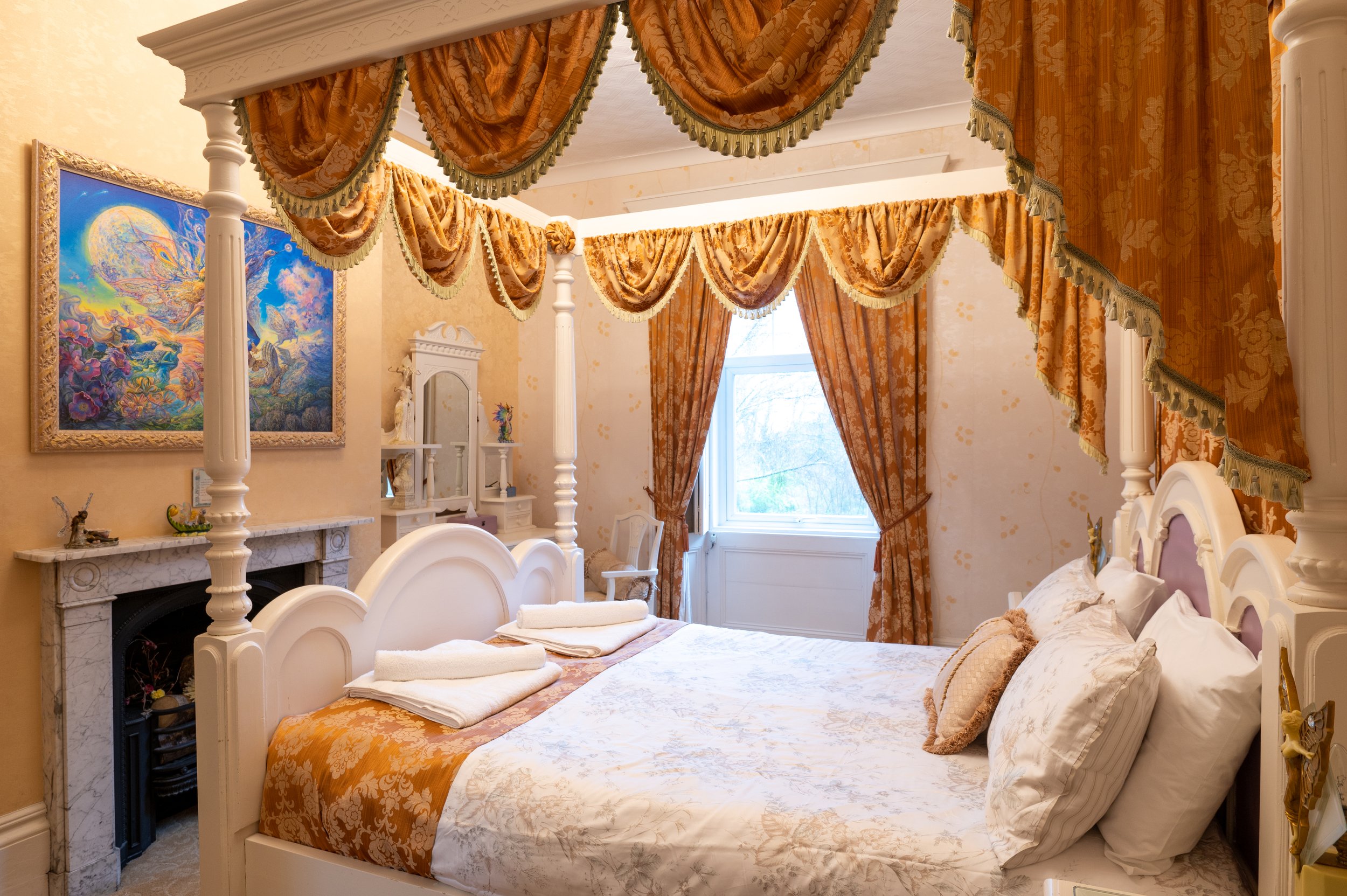Oberon bedroom (1).jpg