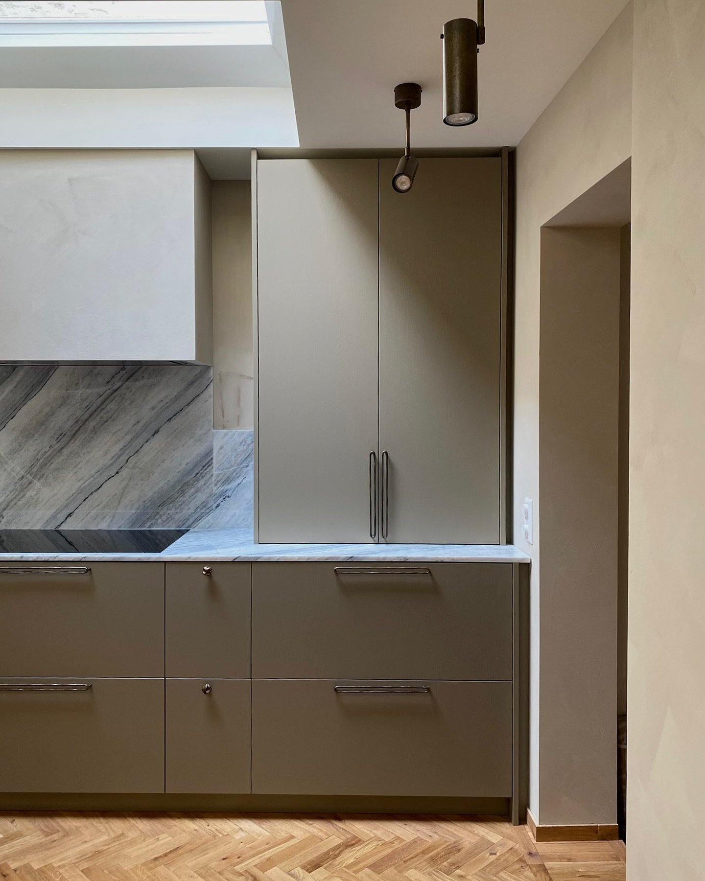 This past week we documented the results of one of the most beautiful renovations we have had the pleasure of working on - a canal townhouse we call &lsquo;Petit Delft&rsquo; for its modest footprint and distinct charm. This beautiful 18th century ho