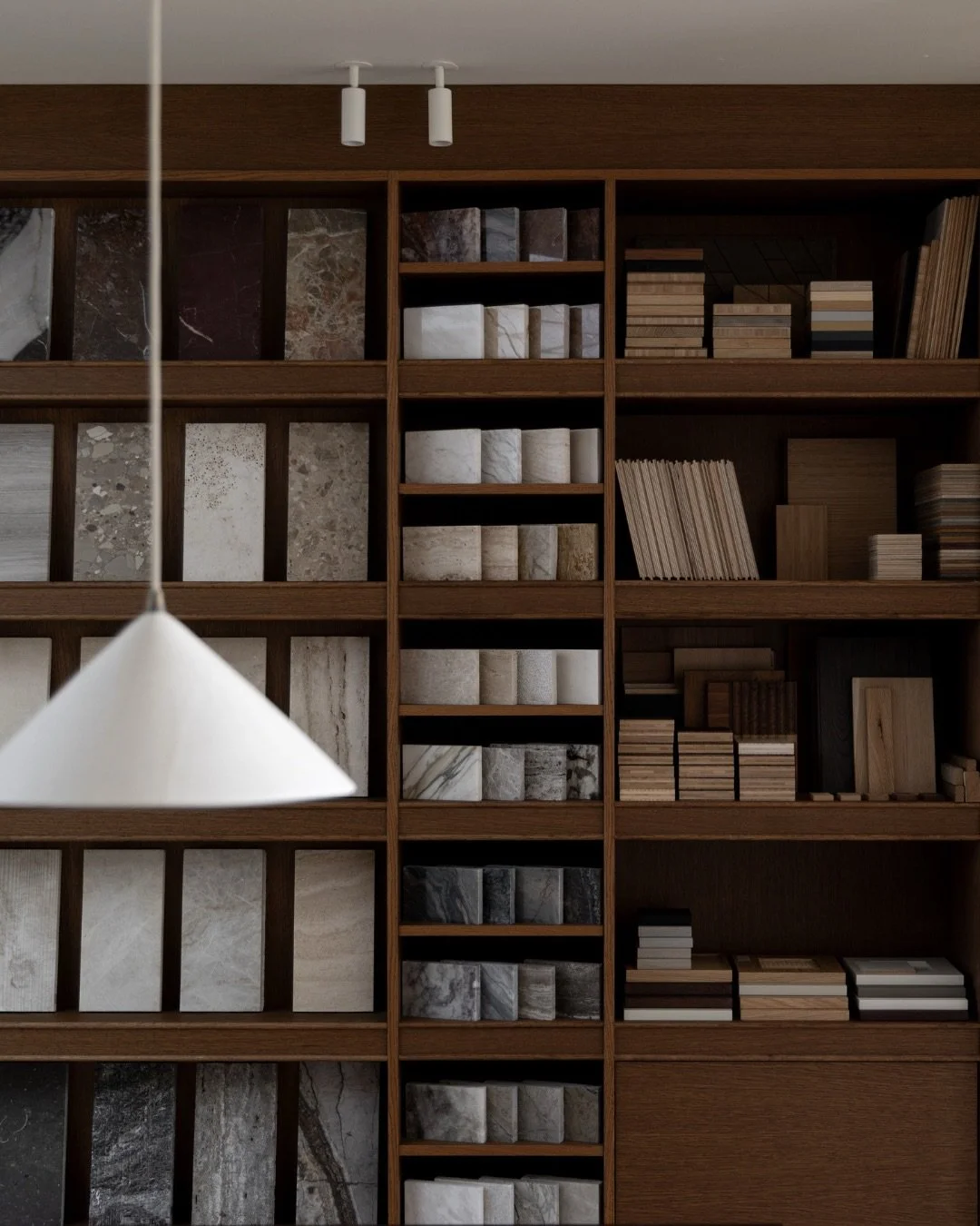 We designed a collection of bespoke joinery to house the studio&rsquo;s sample library, a considered composition of form and function where materials are not only stored, but thoughtfully presented. 
⠀⠀⠀⠀⠀⠀⠀⠀⠀
Finished in Los&aacute;n Oak &lsquo;Volc