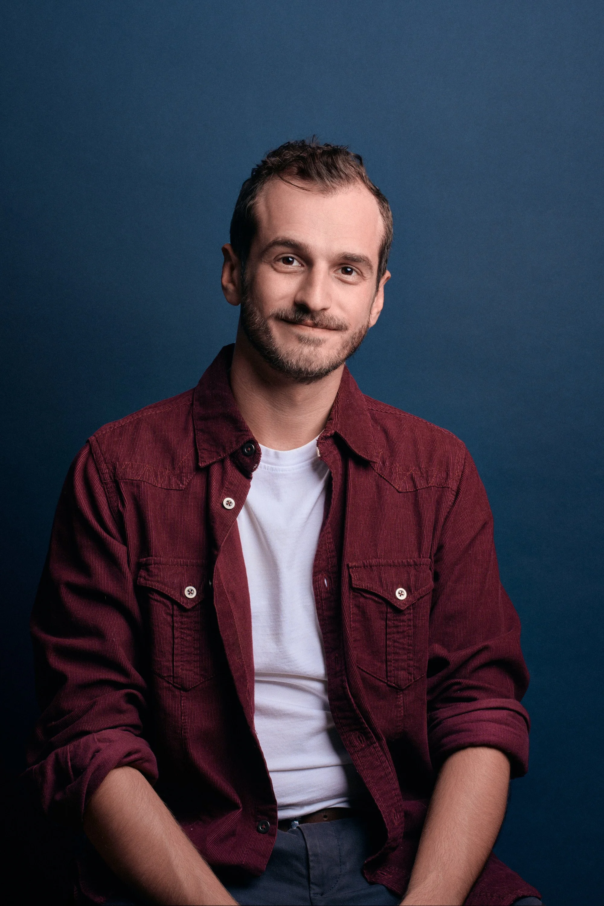 studio-headshot-on-navy-backdrop-malta.jpg