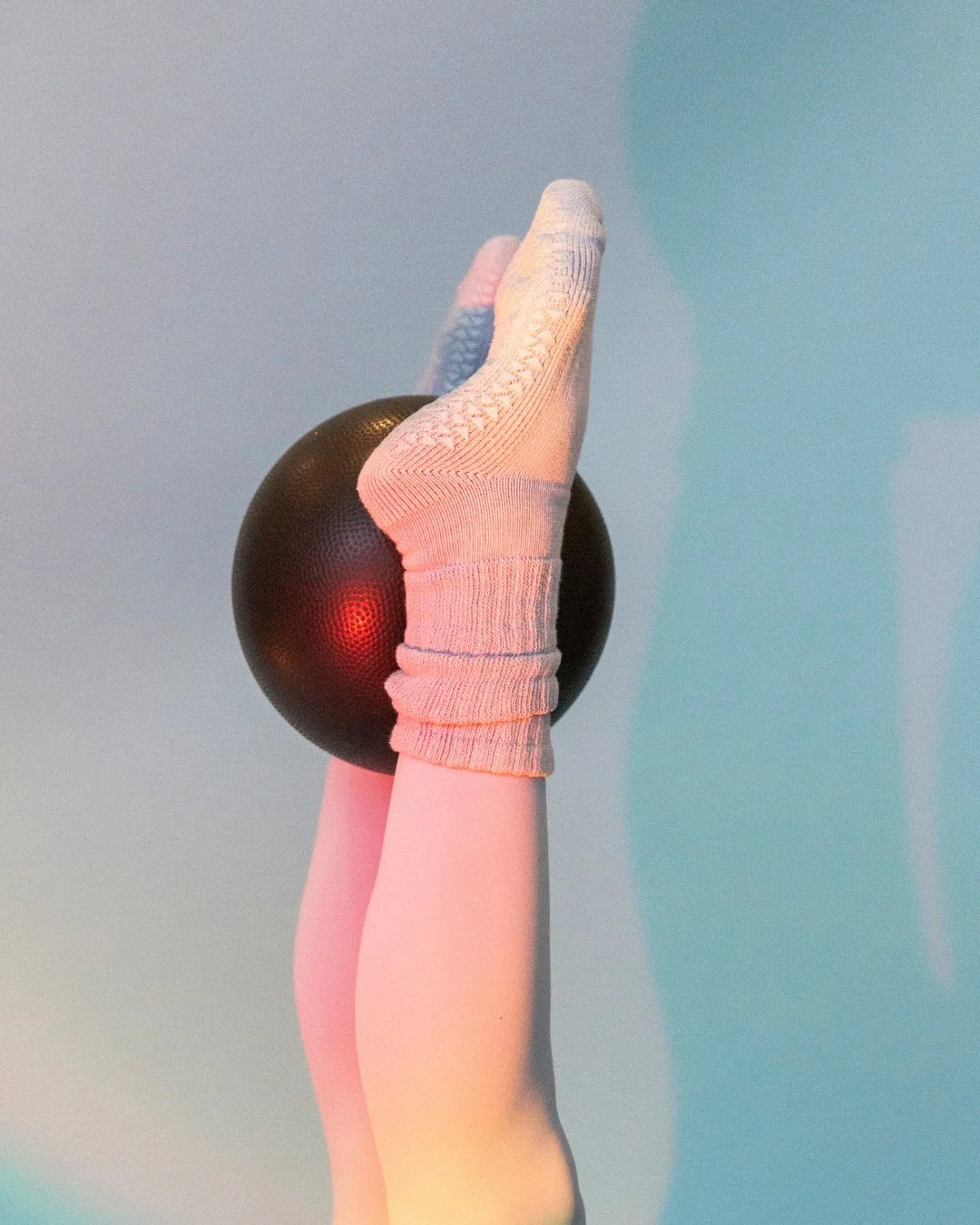 Say it with us. Stack. Scoop. Pulse.⁠
⁠
If these cues live rent-free in your head, you&rsquo;re doing pilates right 😌