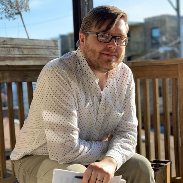 Taking advantage of the beauty weather to give you all a Whiskers Wednesday update - the beard is coming in quite nicely. 📸: @chitownsteph #beard #porcupine #spring #chicago #quarantine