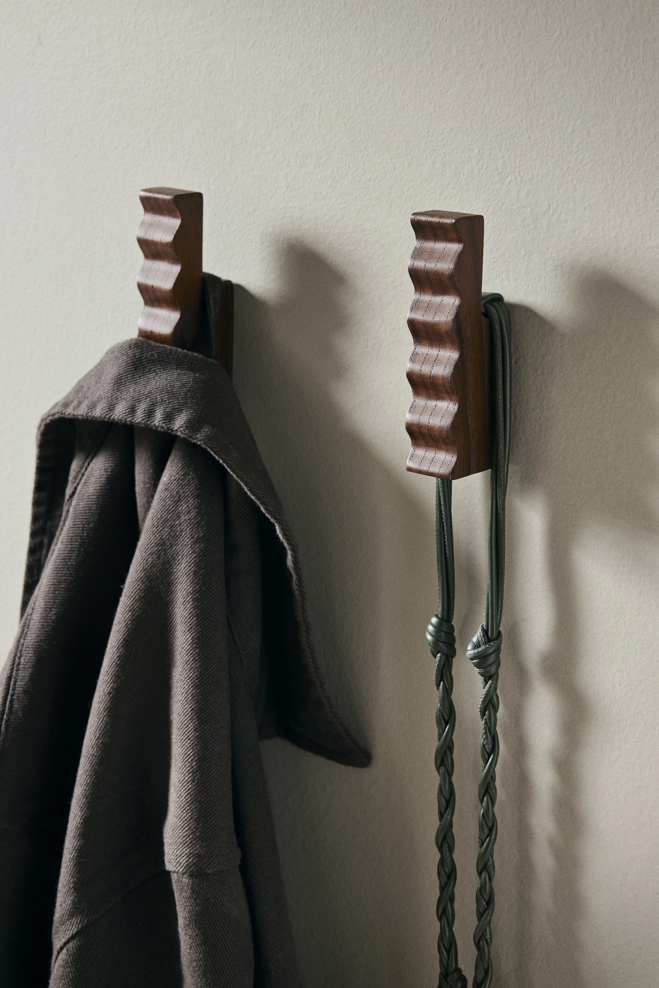 fermLIVING_AW23_UndaHooks_1104268108_01.jpg