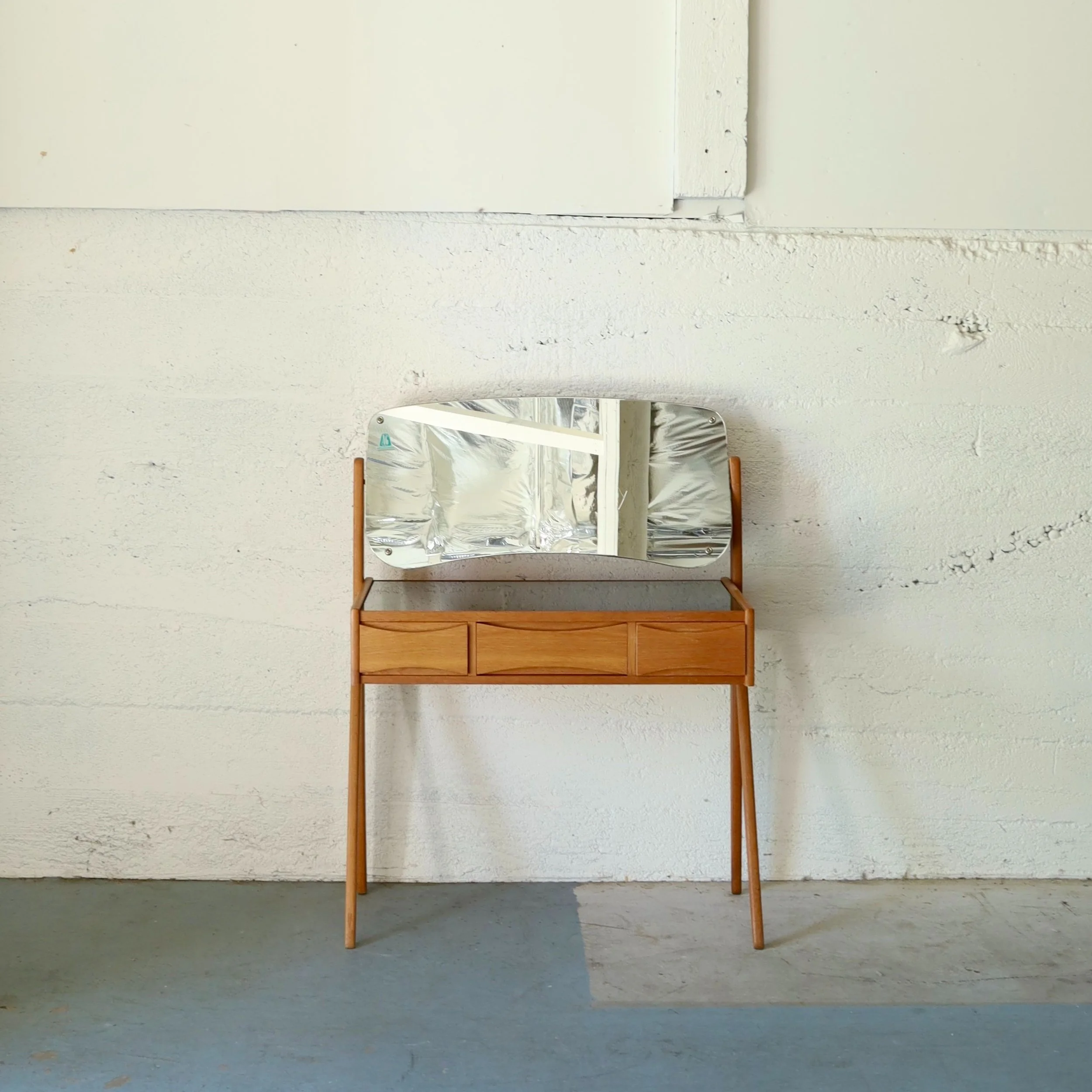 J28897 - Vanity Table in Oak by Olholm Møbelfabrik - 32"W x 14.5"D x 41"H - $920 - In the shop
