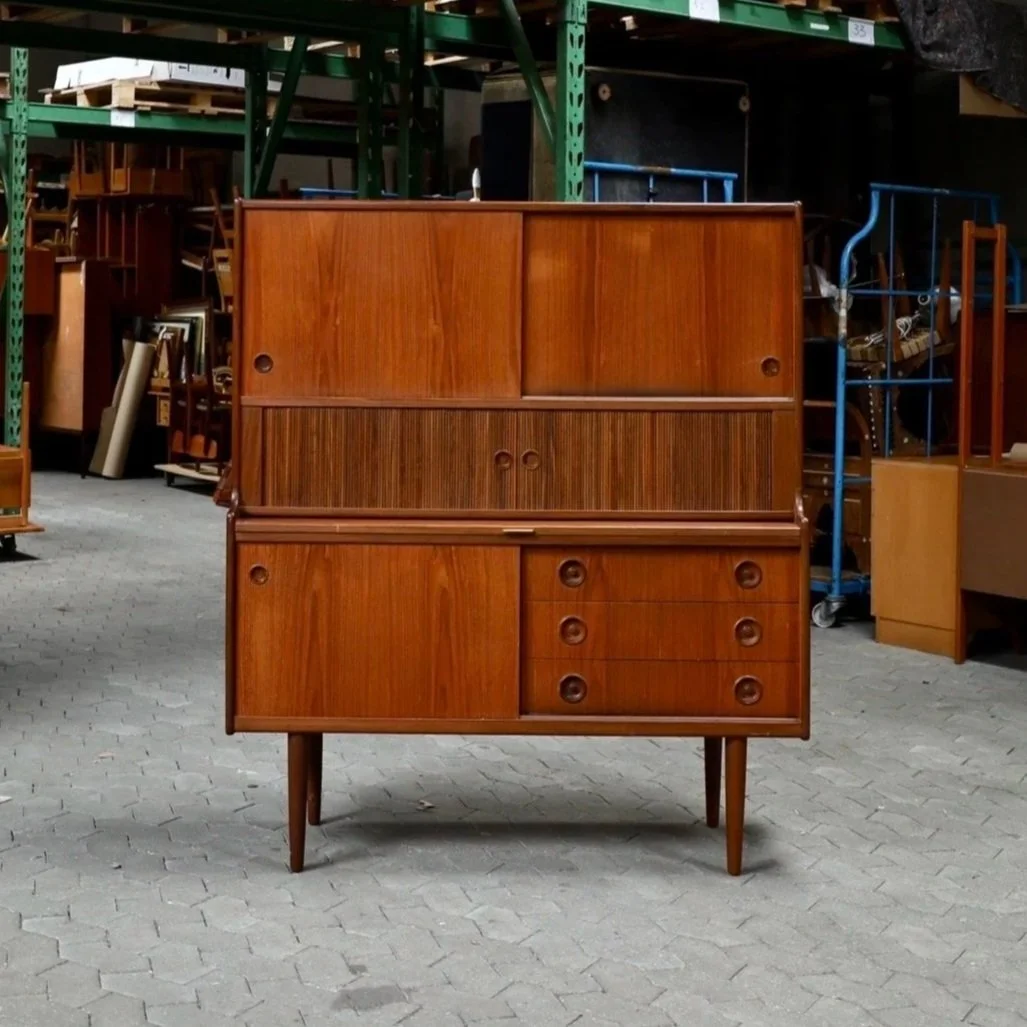 A32045 - Johannes Andersen Sideboard