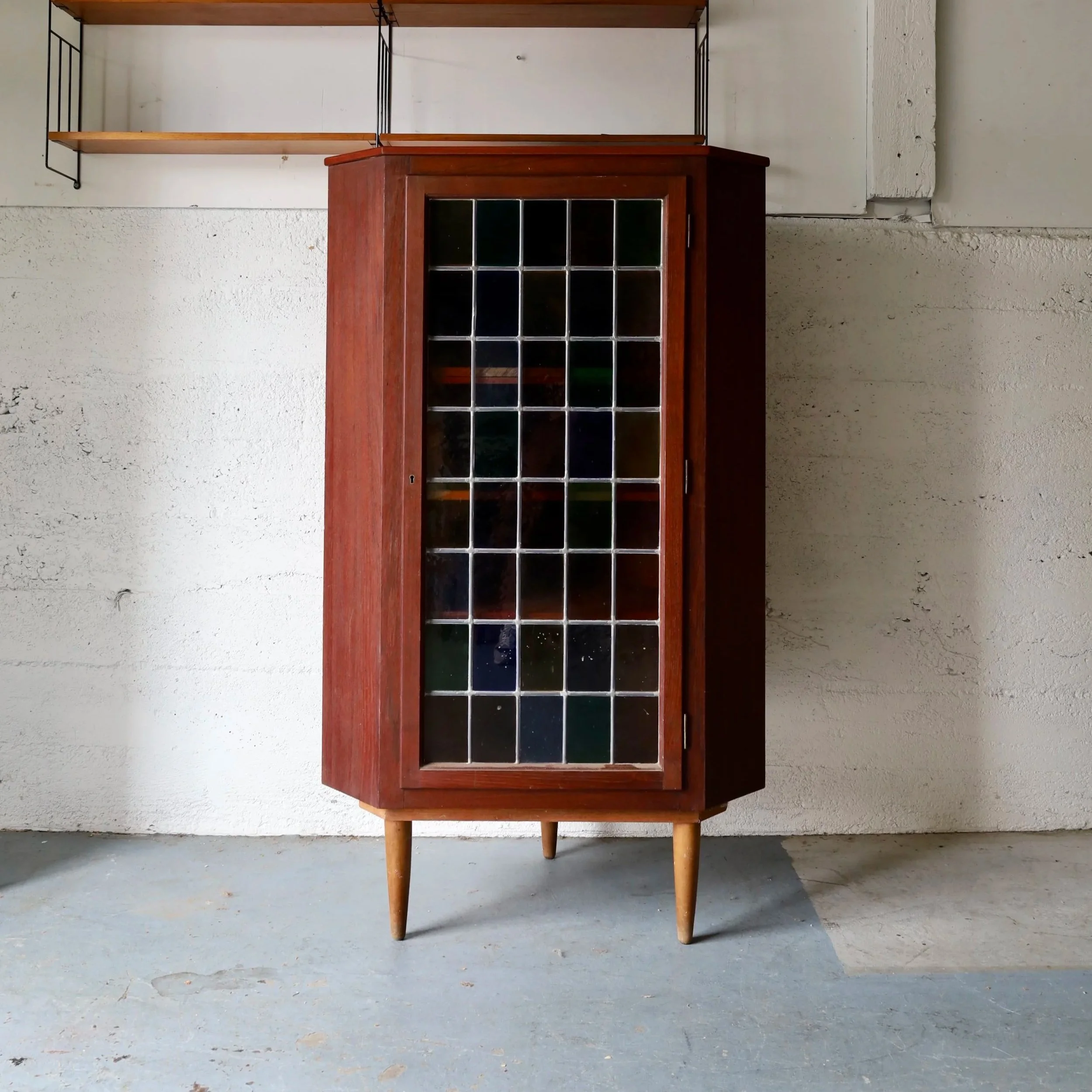 C23814 - Danish corner cabinet in teak & leaded glass - In the workshop