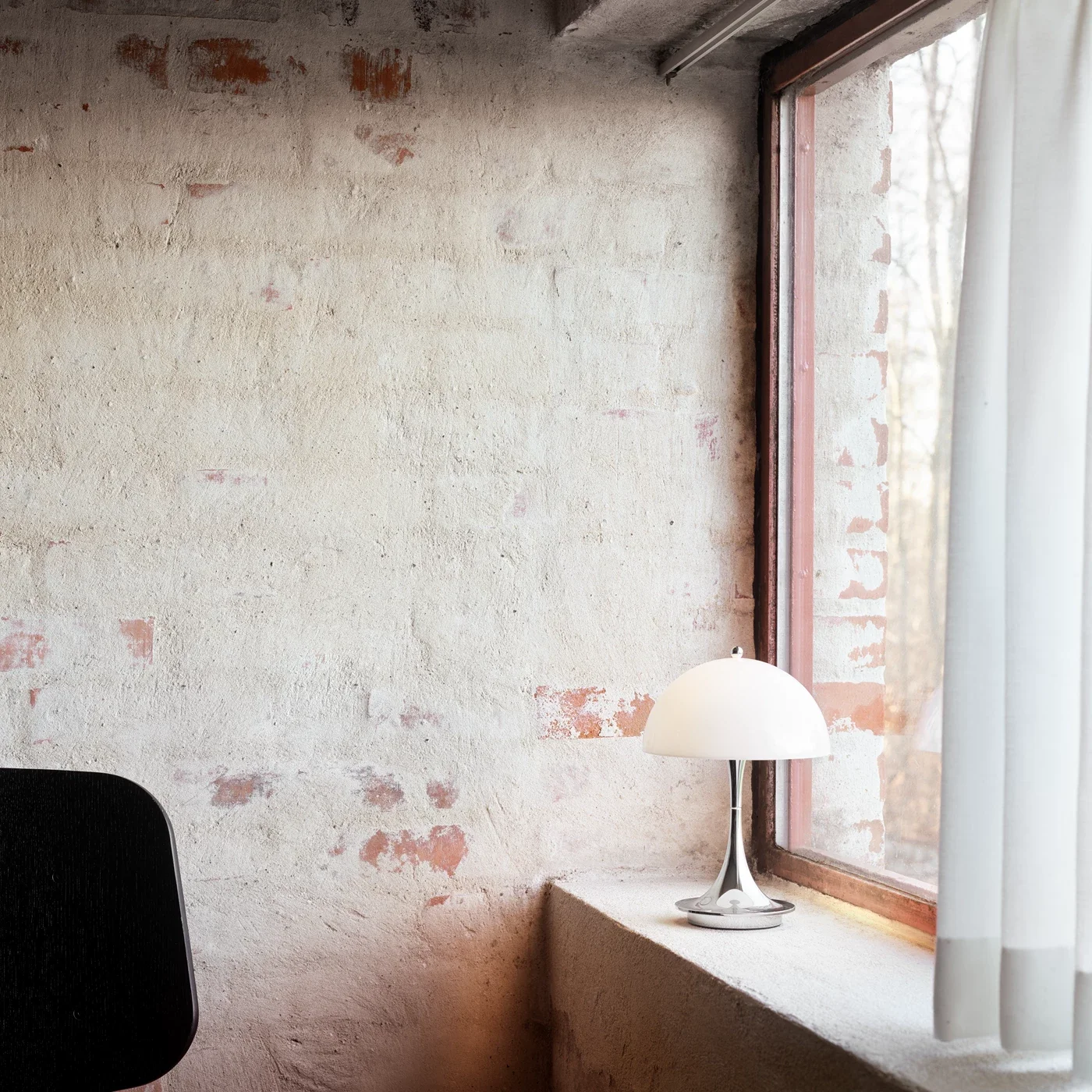 50991_57673_Panthella Portable-AW21-Set location-Villahof--Denmark.webp