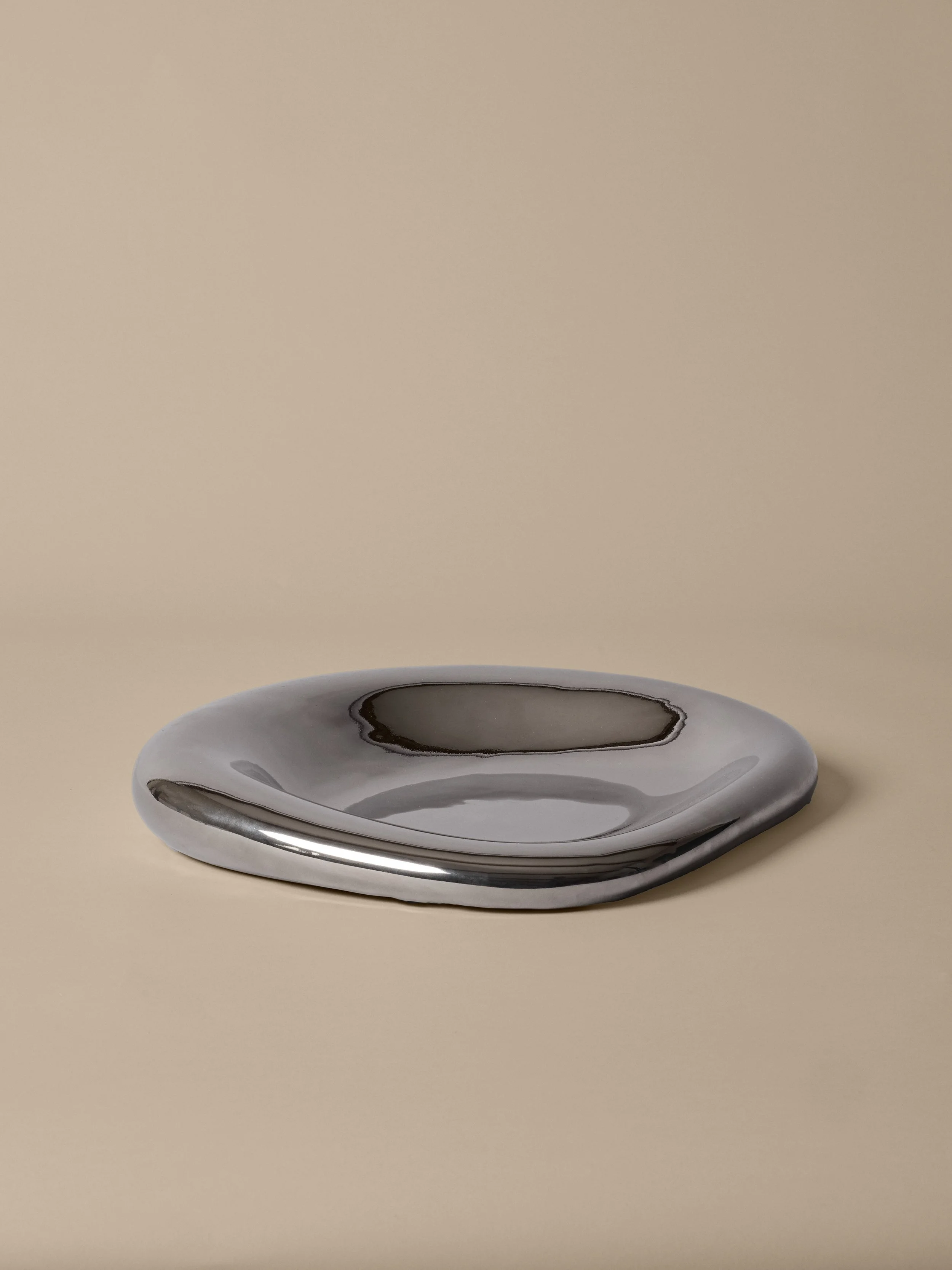 FermLiving_AW25_PackshotsWithBackground_BellureCentrepiece_35_Silver_1104272105.jpeg
