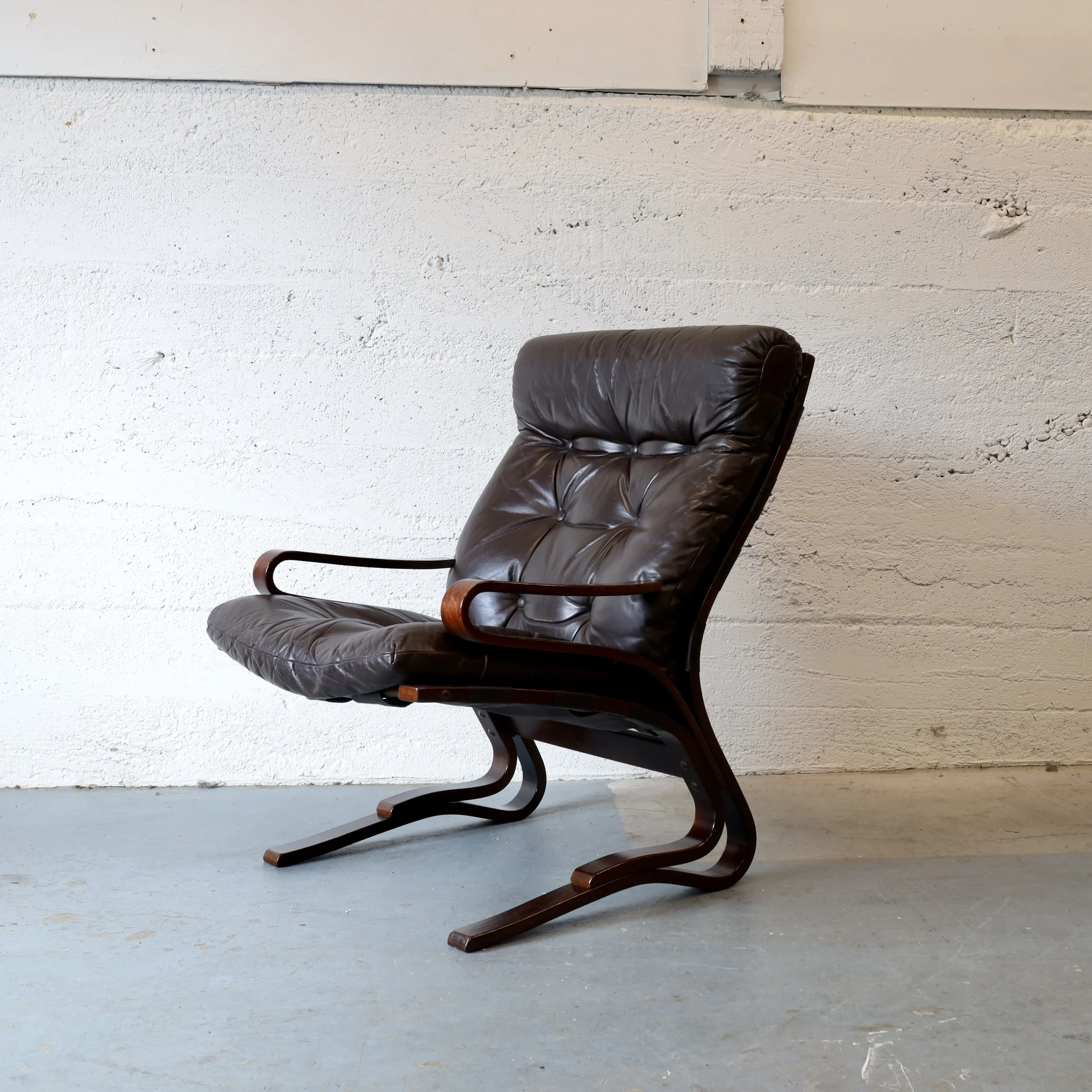 D38112 - Einar Hove 'Skyline' Chair - In the shop