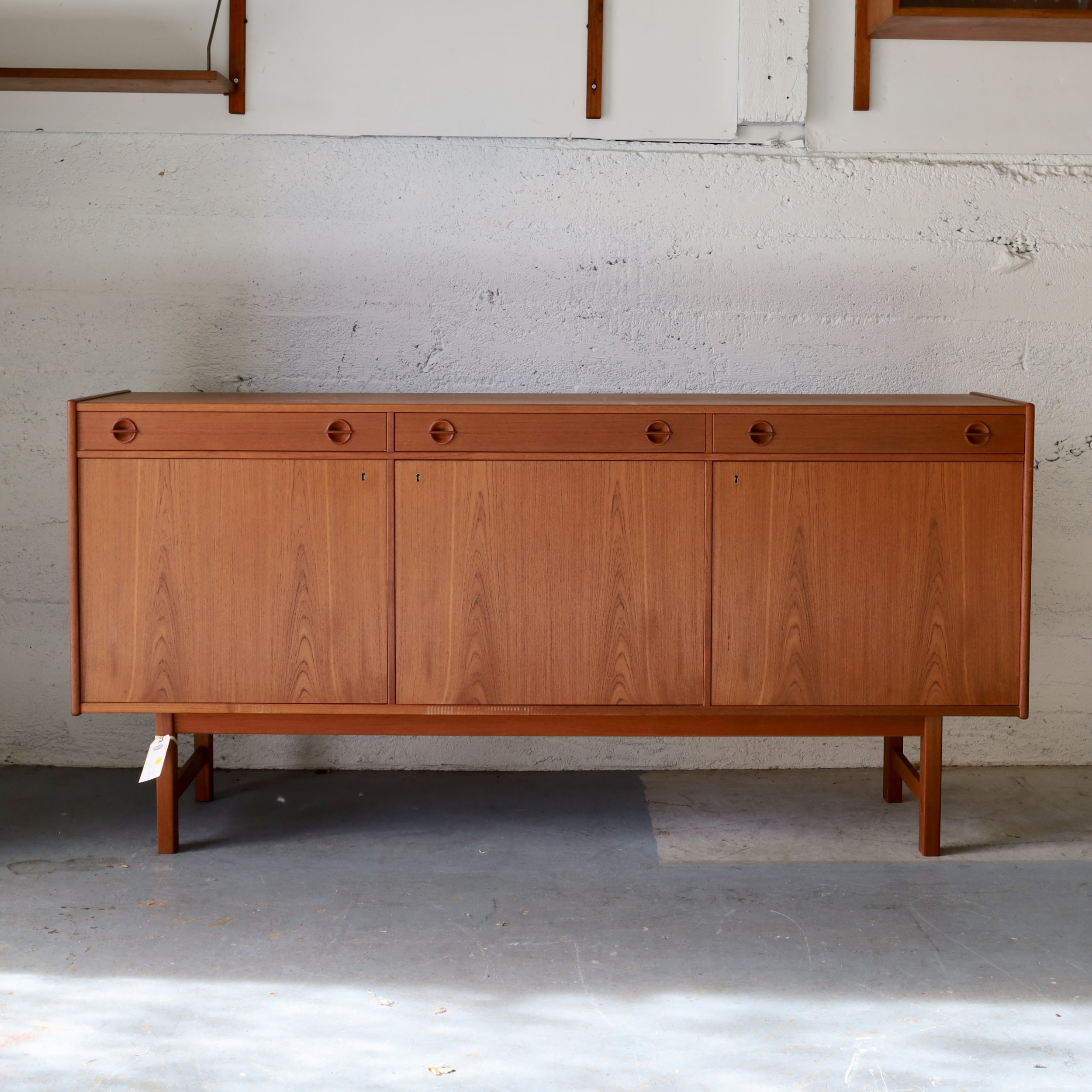 A33933 - $2950 - Coming up!